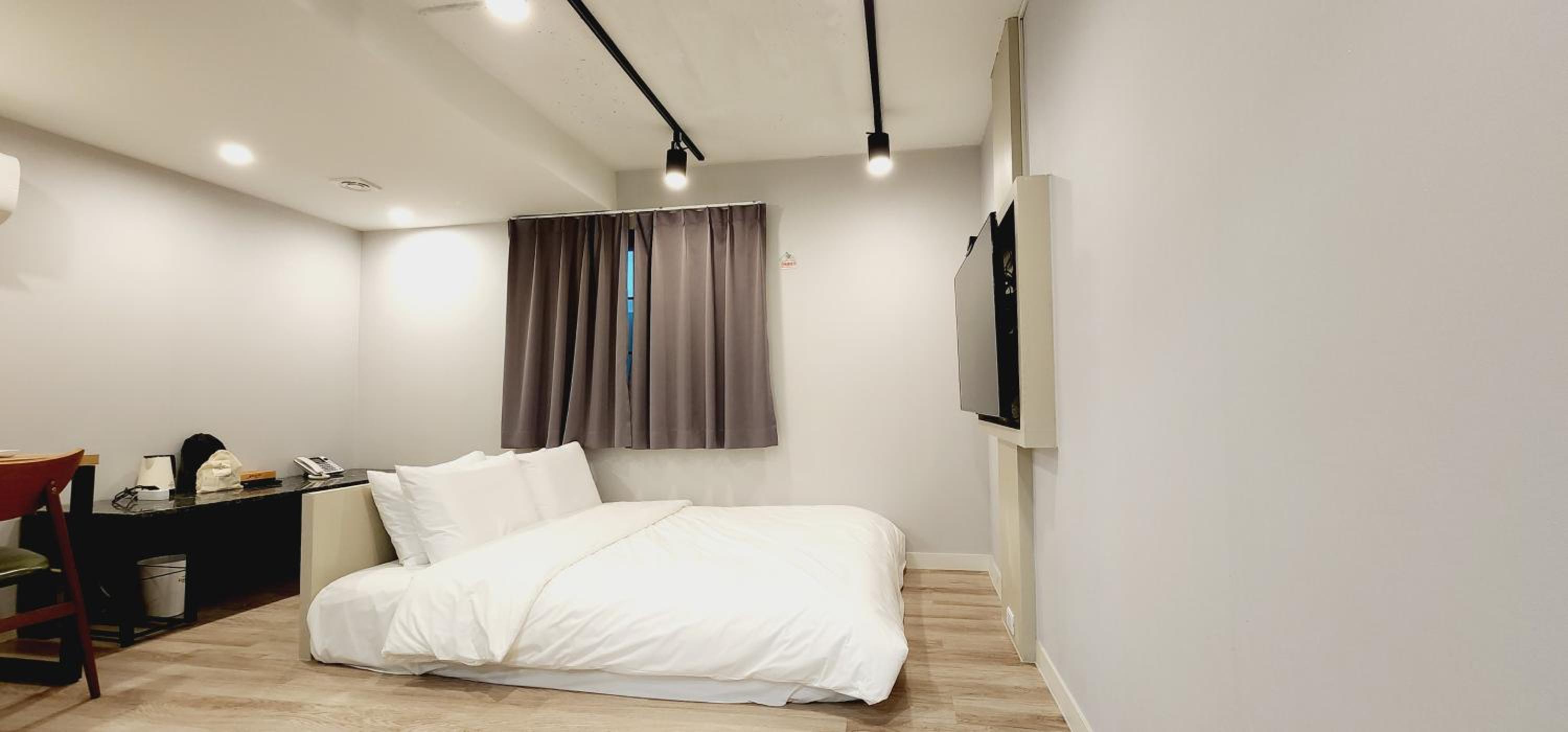 Standard Double Room - Photo 2