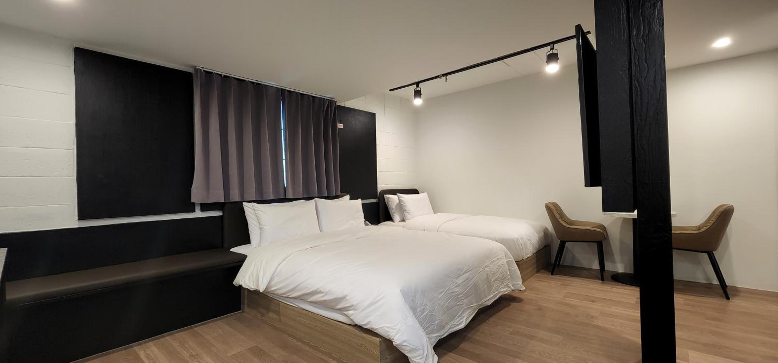 Deluxe Twin Room - Photo 2