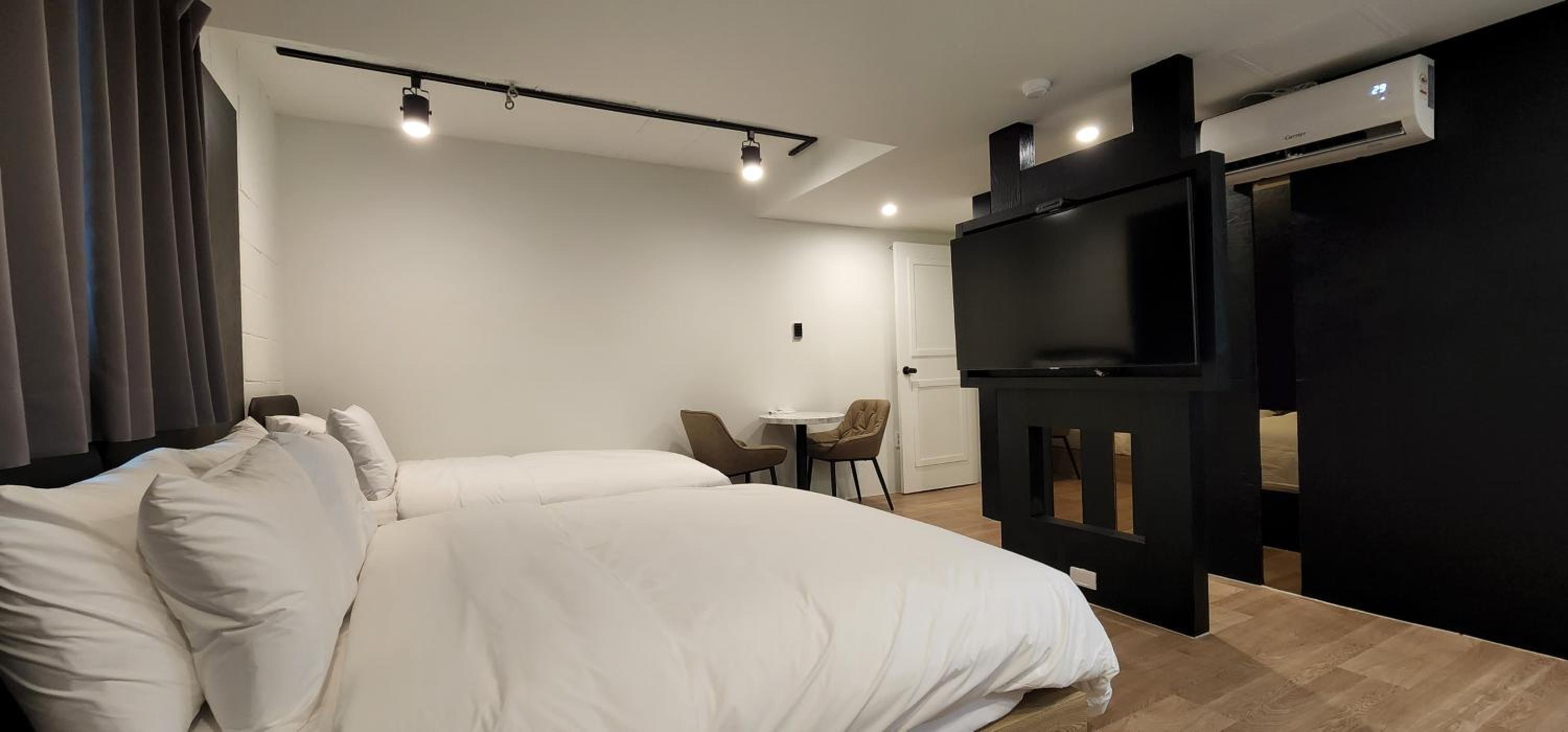 Deluxe Twin Room - Photo 3