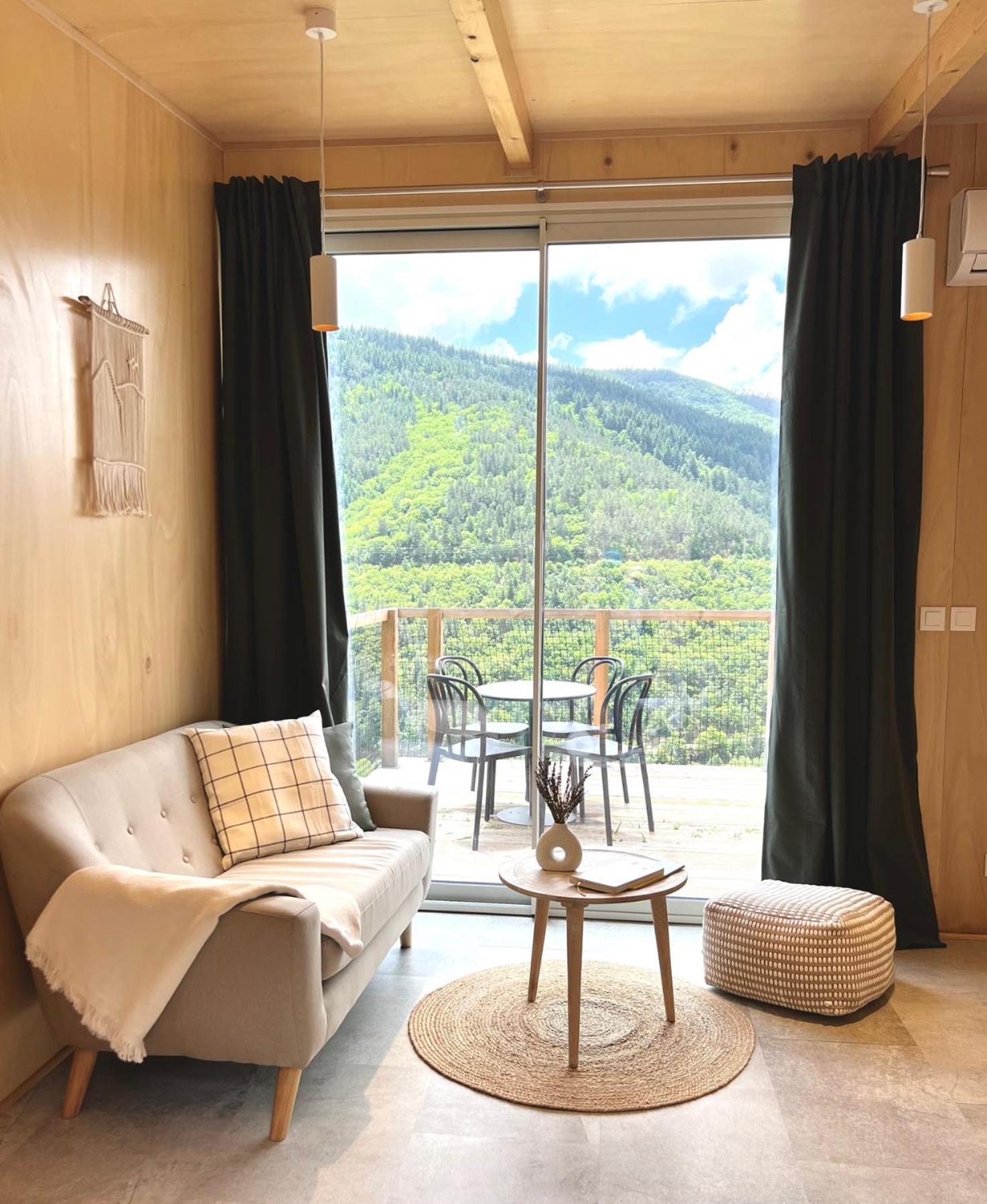 King Room with Mountain View