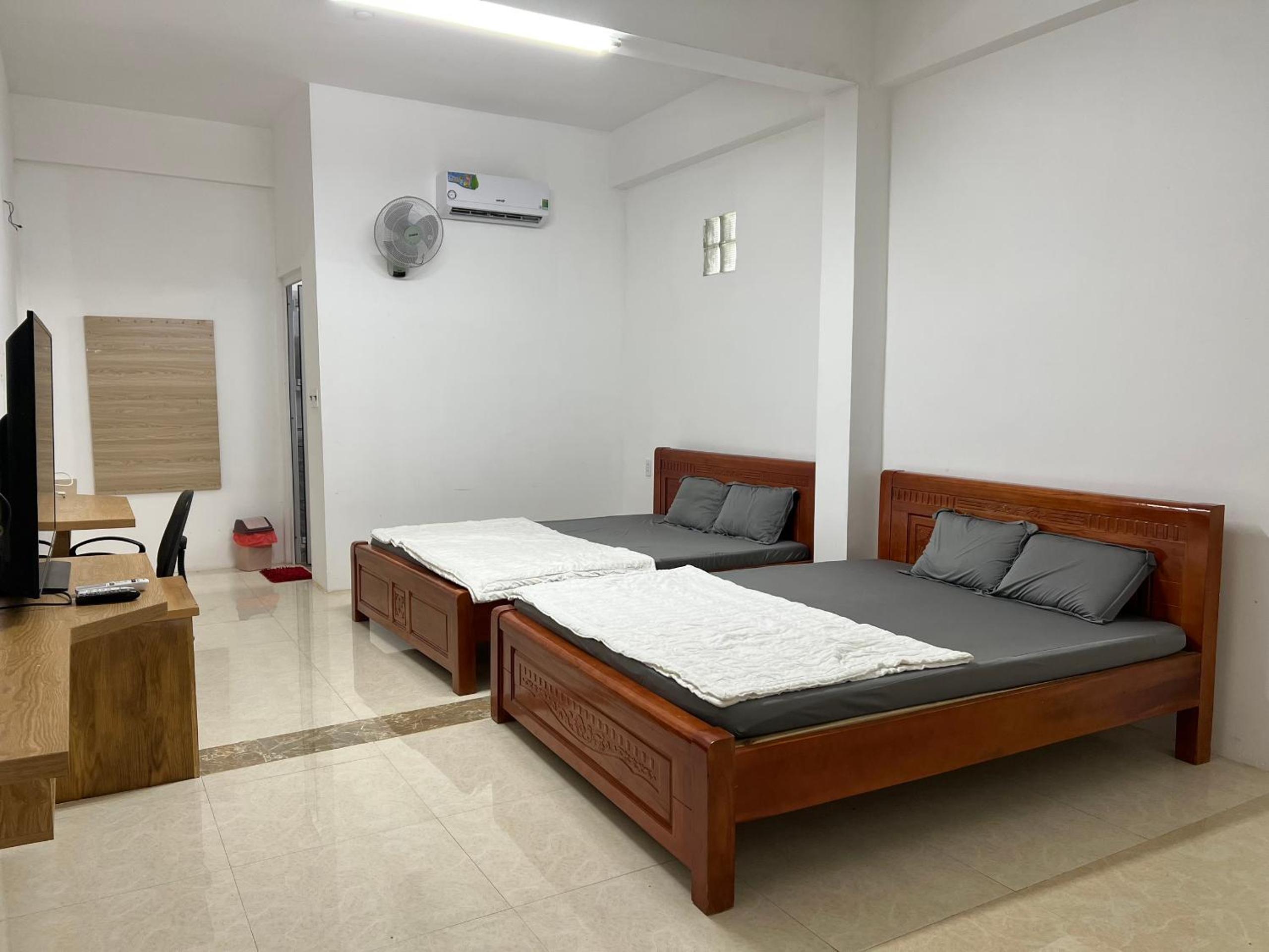 Double Room With Two Double Beds - Photo 3