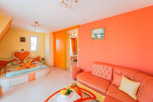 Deluxe Family Suite photo 2