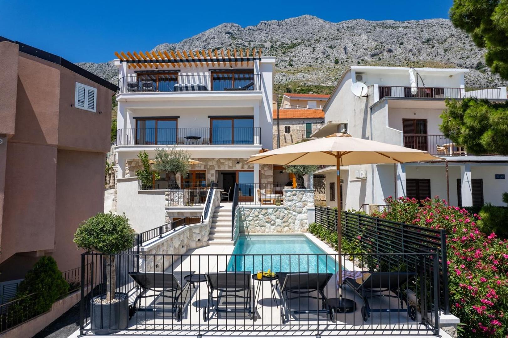 Villa with Private Pool photo 3