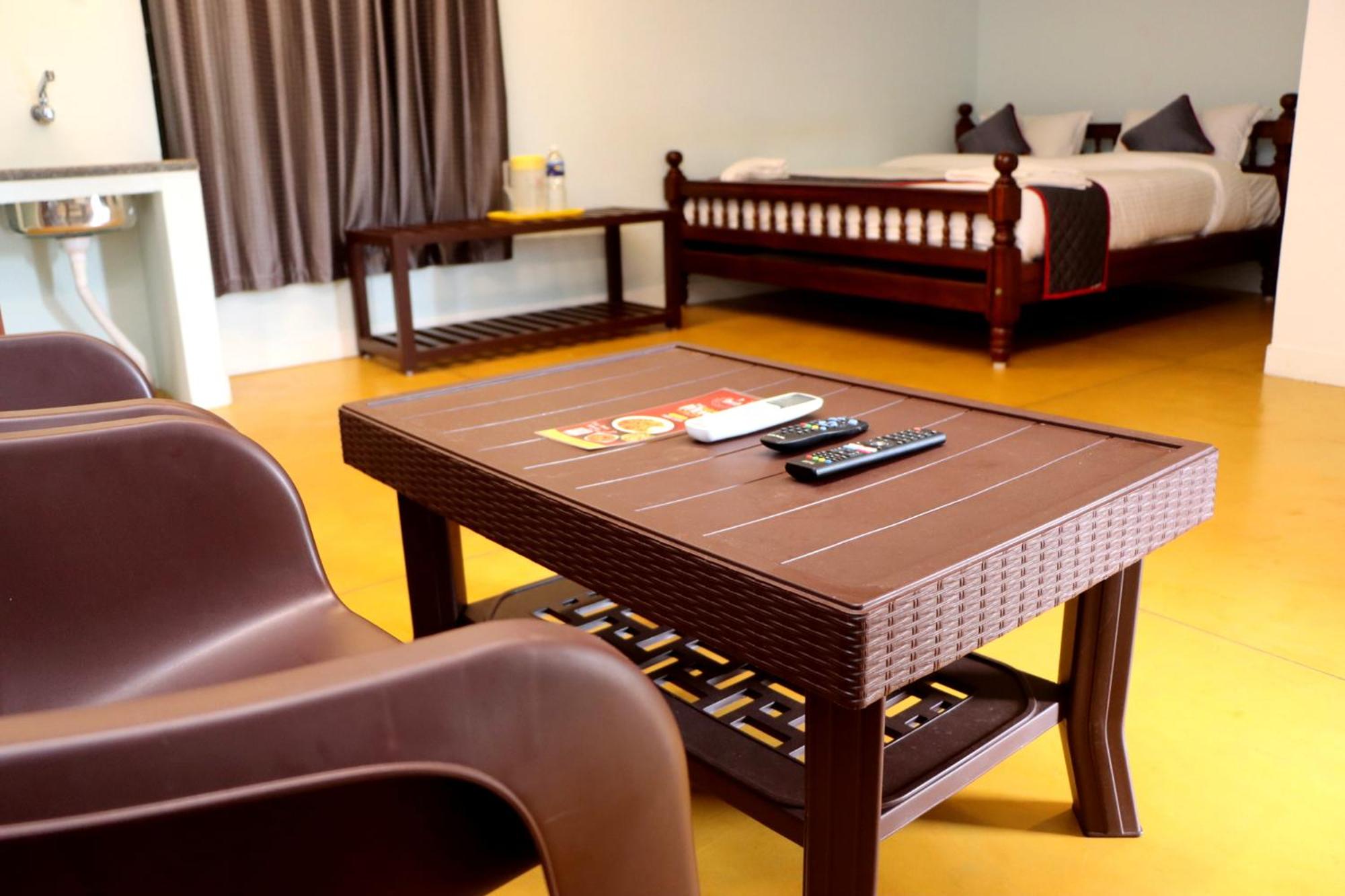 Double Room With Pool View photo 3