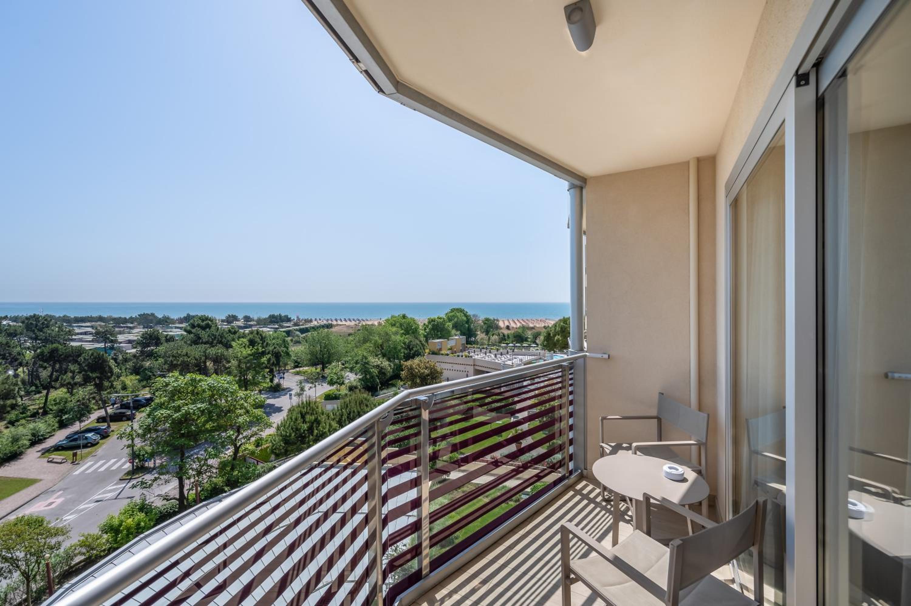 Junior Suite with Lateral Sea View - Photo 14