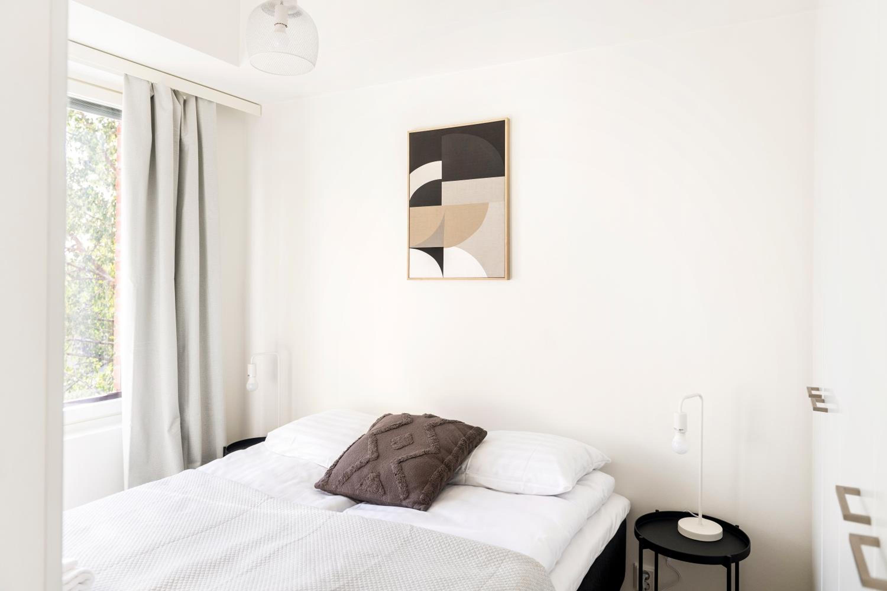 One-Bedroom Apartment photo 3