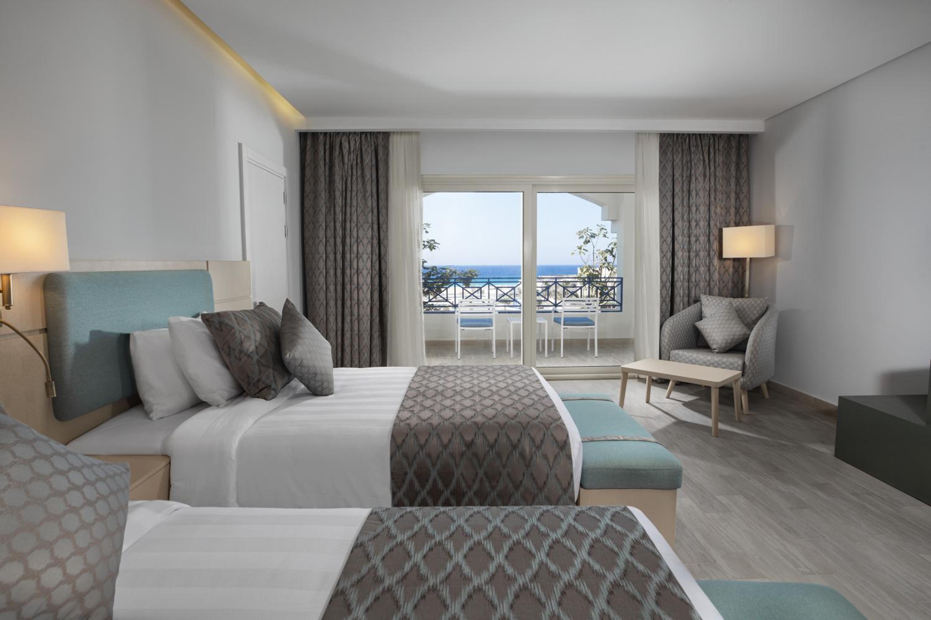 Deluxe Double or Twin Room with Sea View - Photo 4