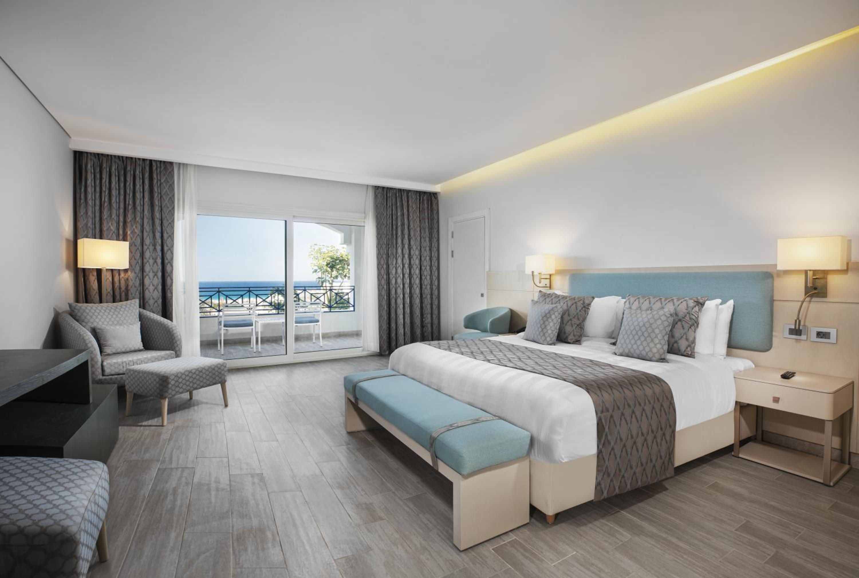 Deluxe Double or Twin Room with Sea View - Photo 7