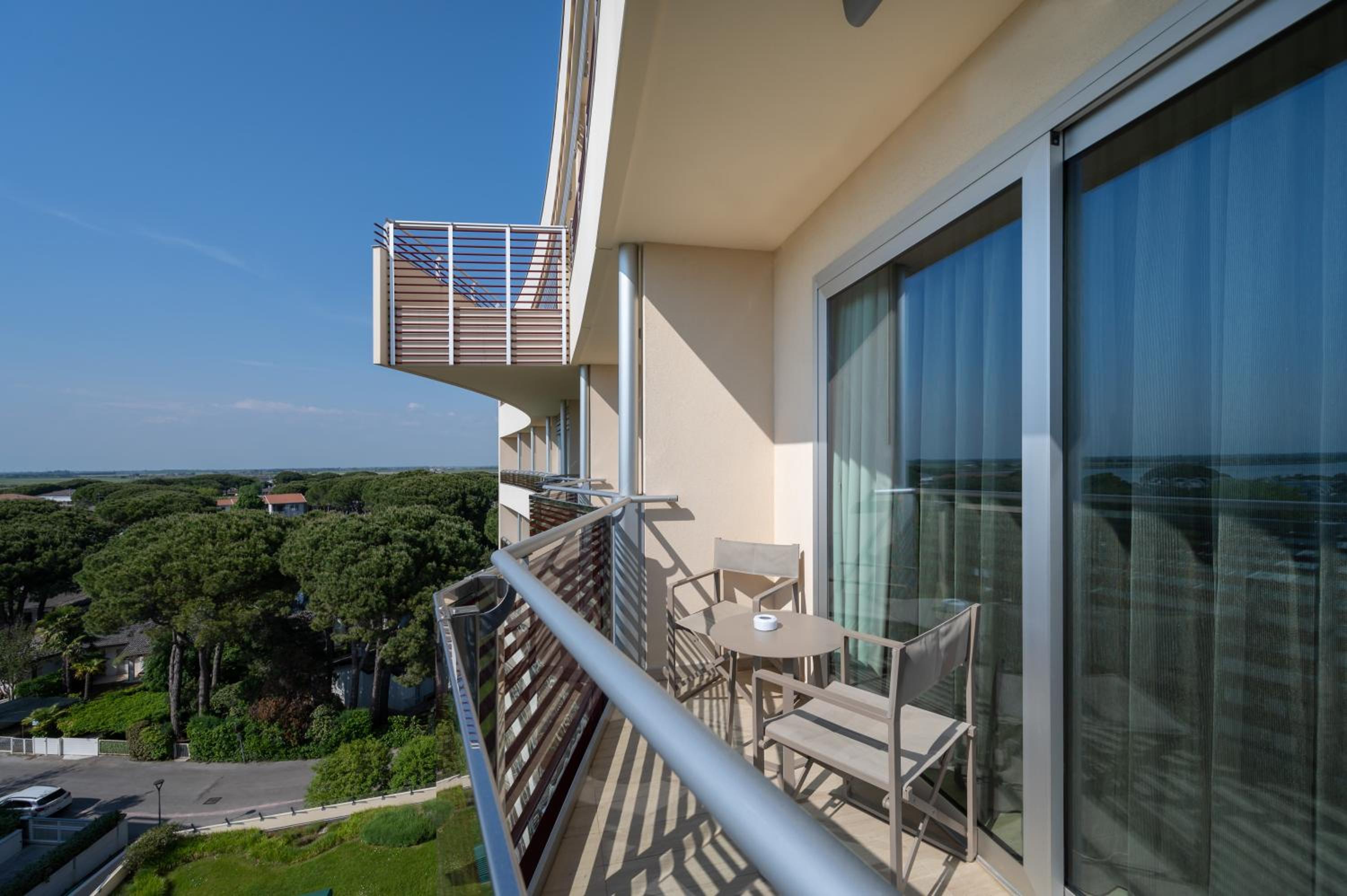 Junior Suite with Lateral Sea View - Photo 5