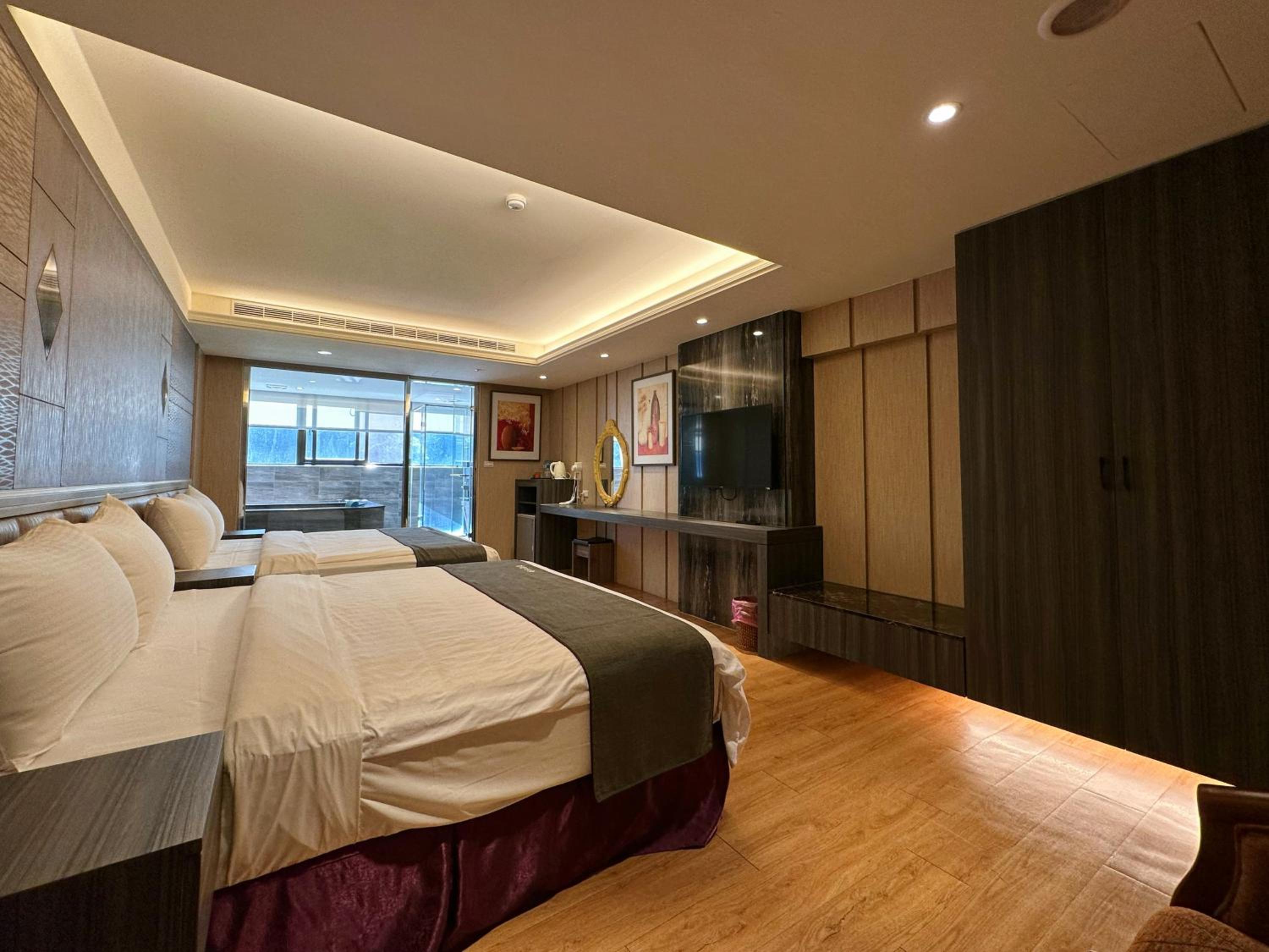 Deluxe Quadruple Room