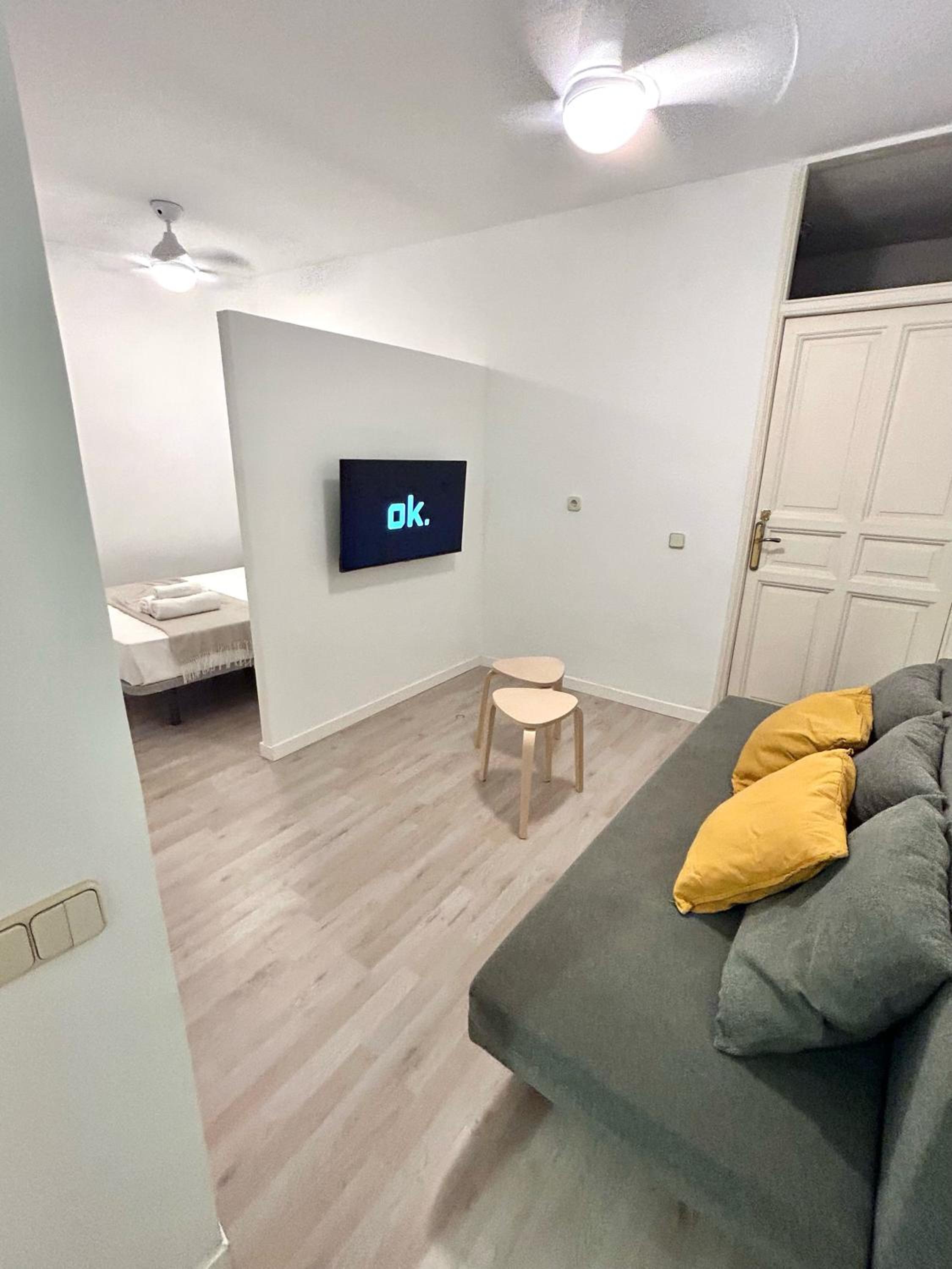 One-Bedroom Apartment photo 2