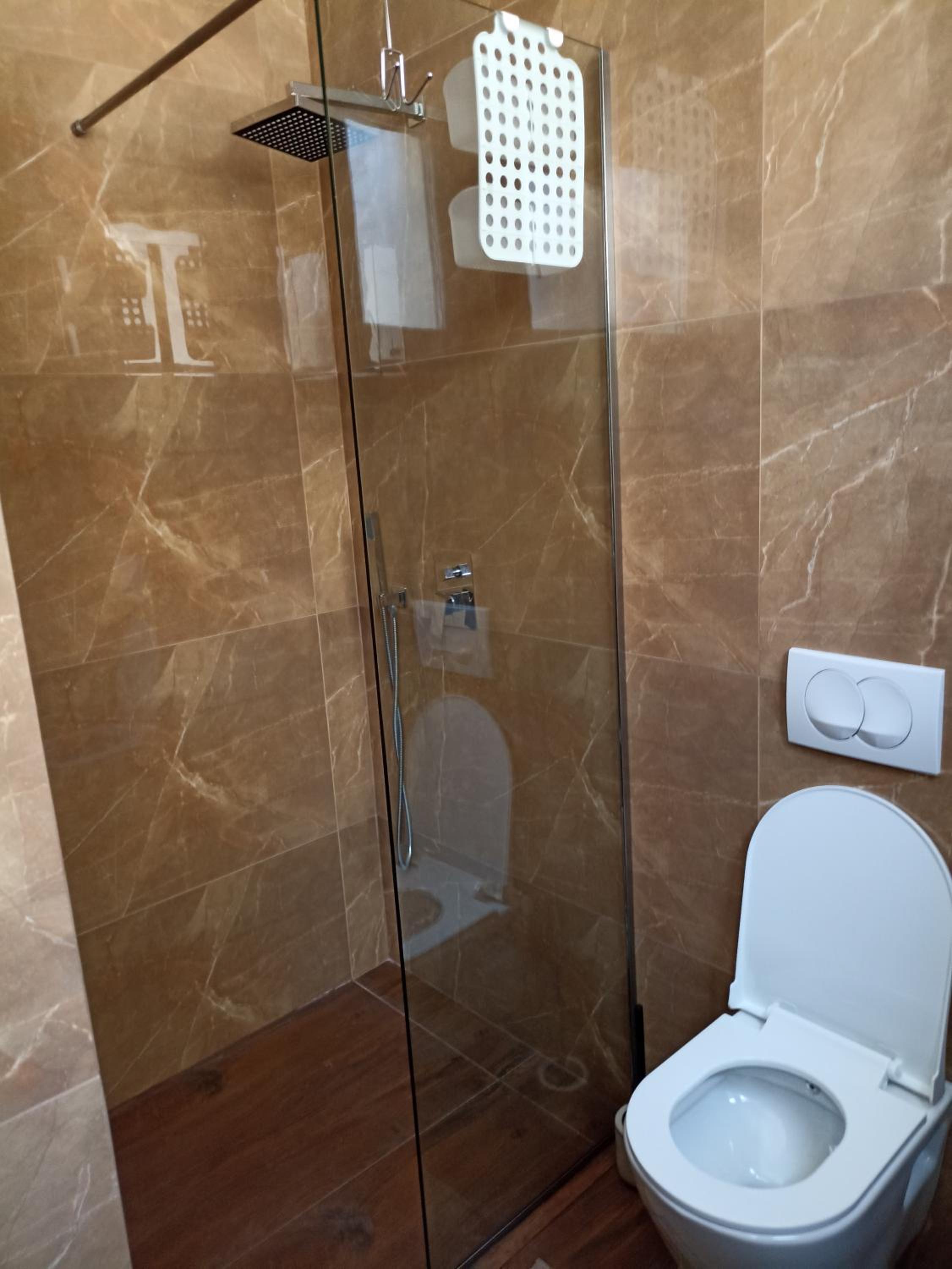 Family Room with Private Bathroom photo 2