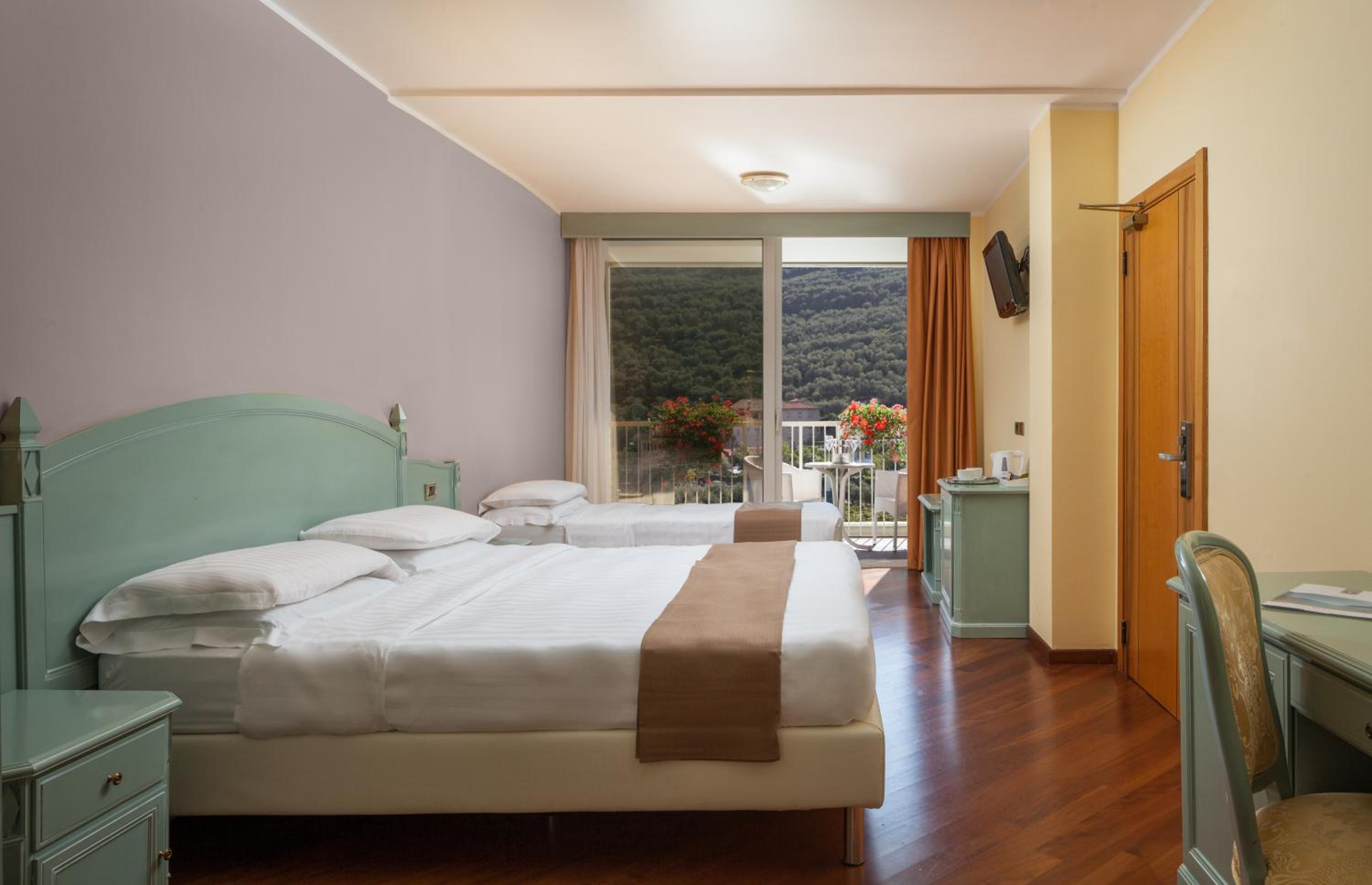 Classic Triple Room - Photo 1