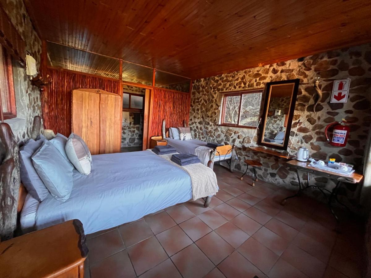Standard King Room photo 1