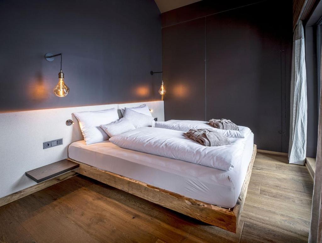 Deluxe Double Room with Bath photo 3