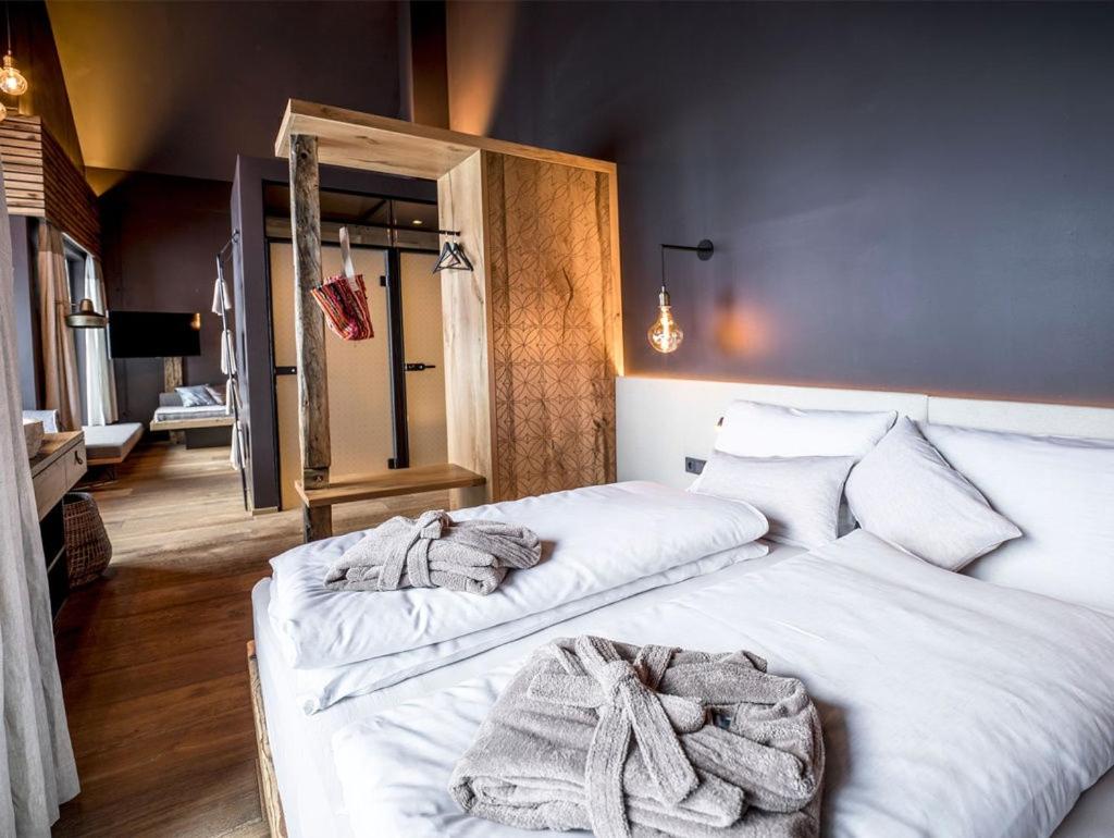 Deluxe Double Room with Bath photo 1