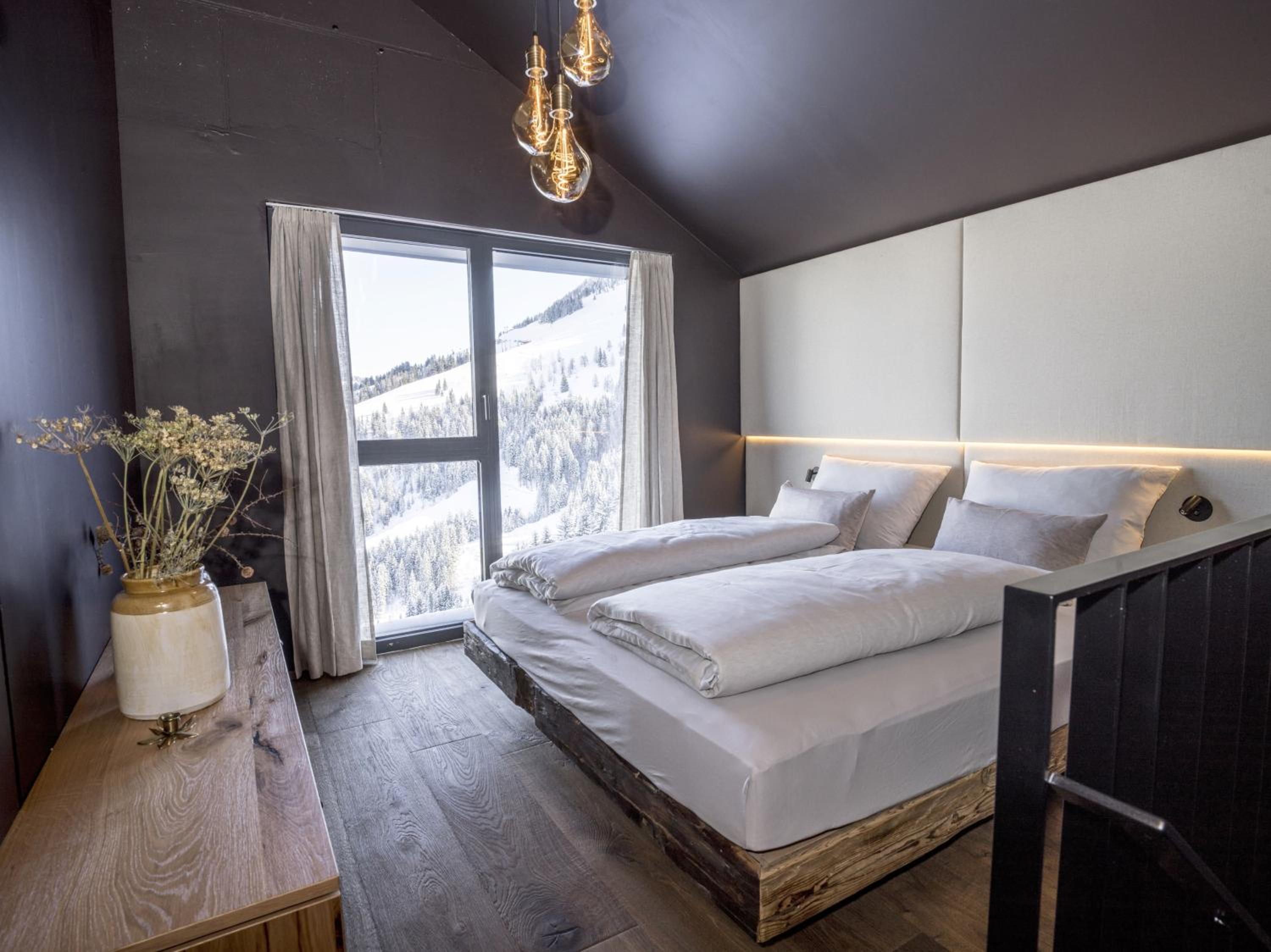 Deluxe Double Room with Shower - Photo 3