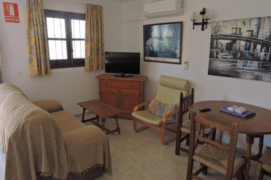 Studio (2 Adults + 1 Child)