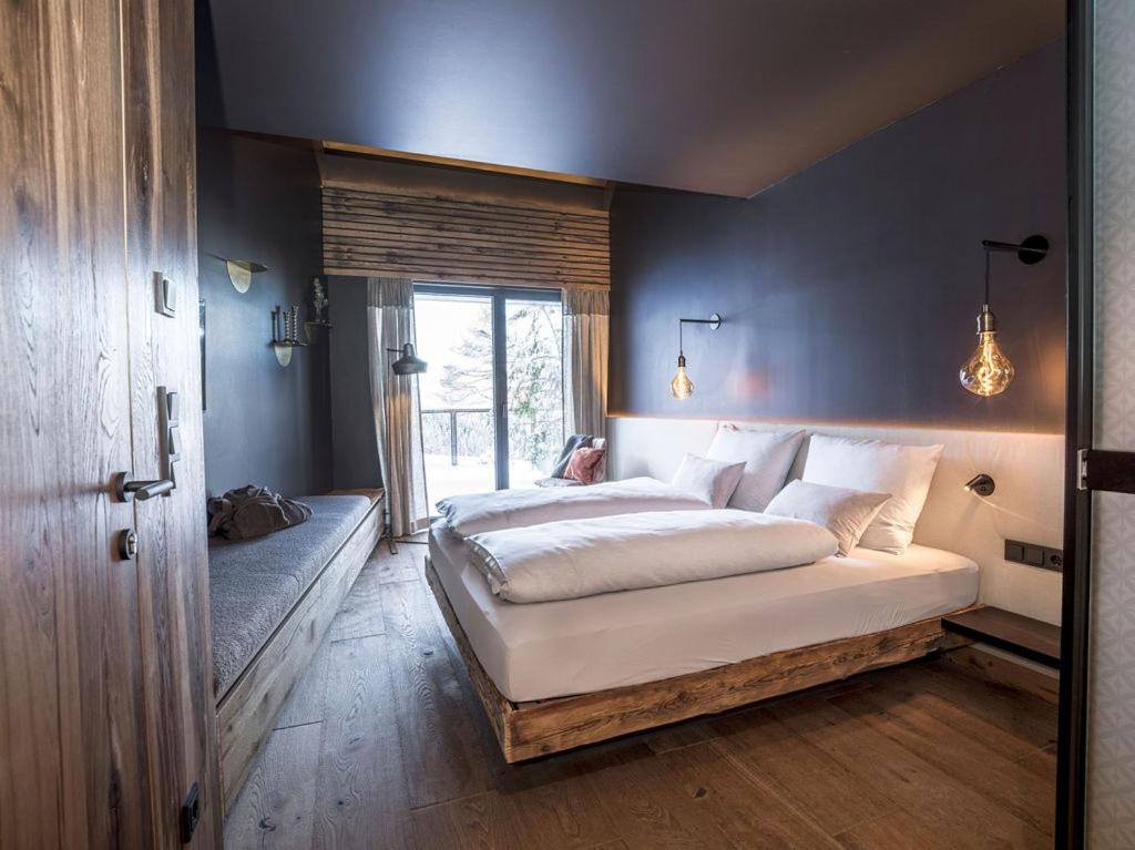 Deluxe Double Room with Balcony photo 2