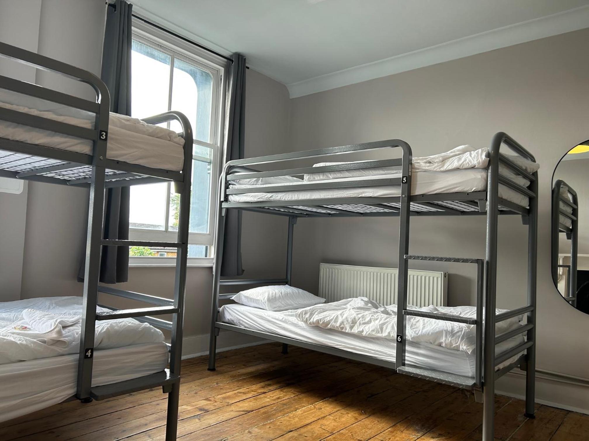 Bed in 6-Bed Mixed Dormitory Room photo 3