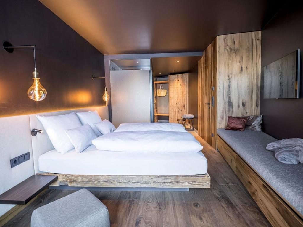 Deluxe Double Room with Balcony photo 1