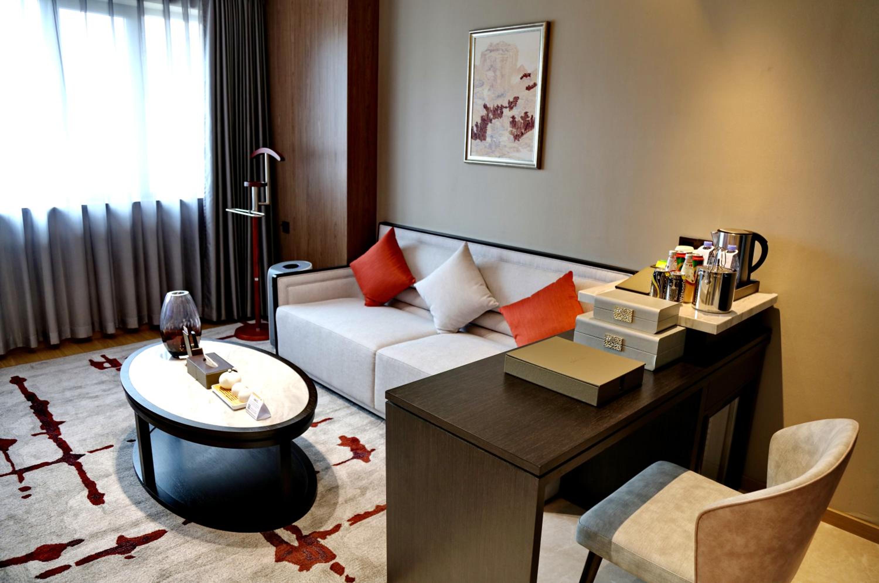 Deluxe Suite photo 2
