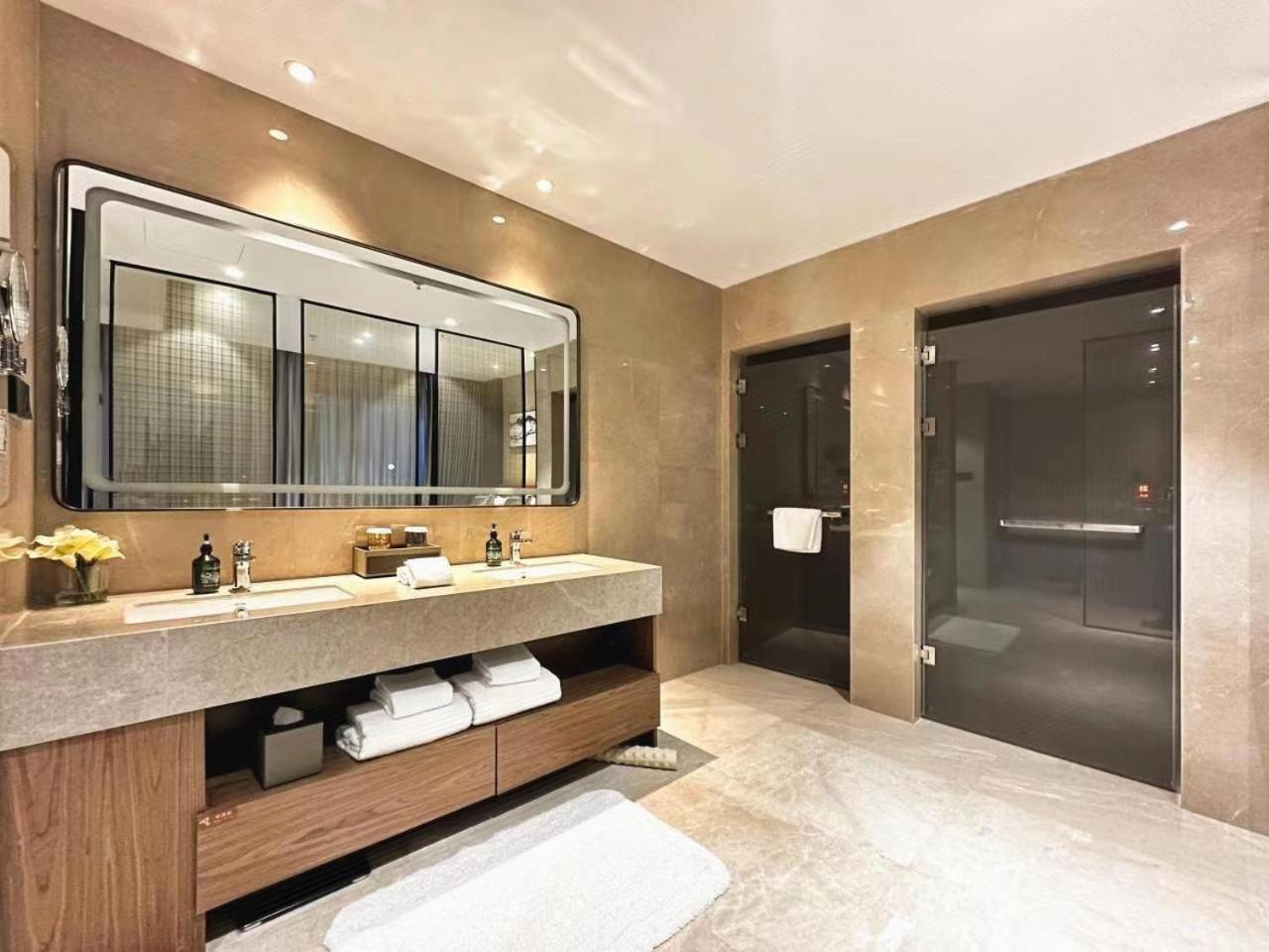 Deluxe Suite photo 3