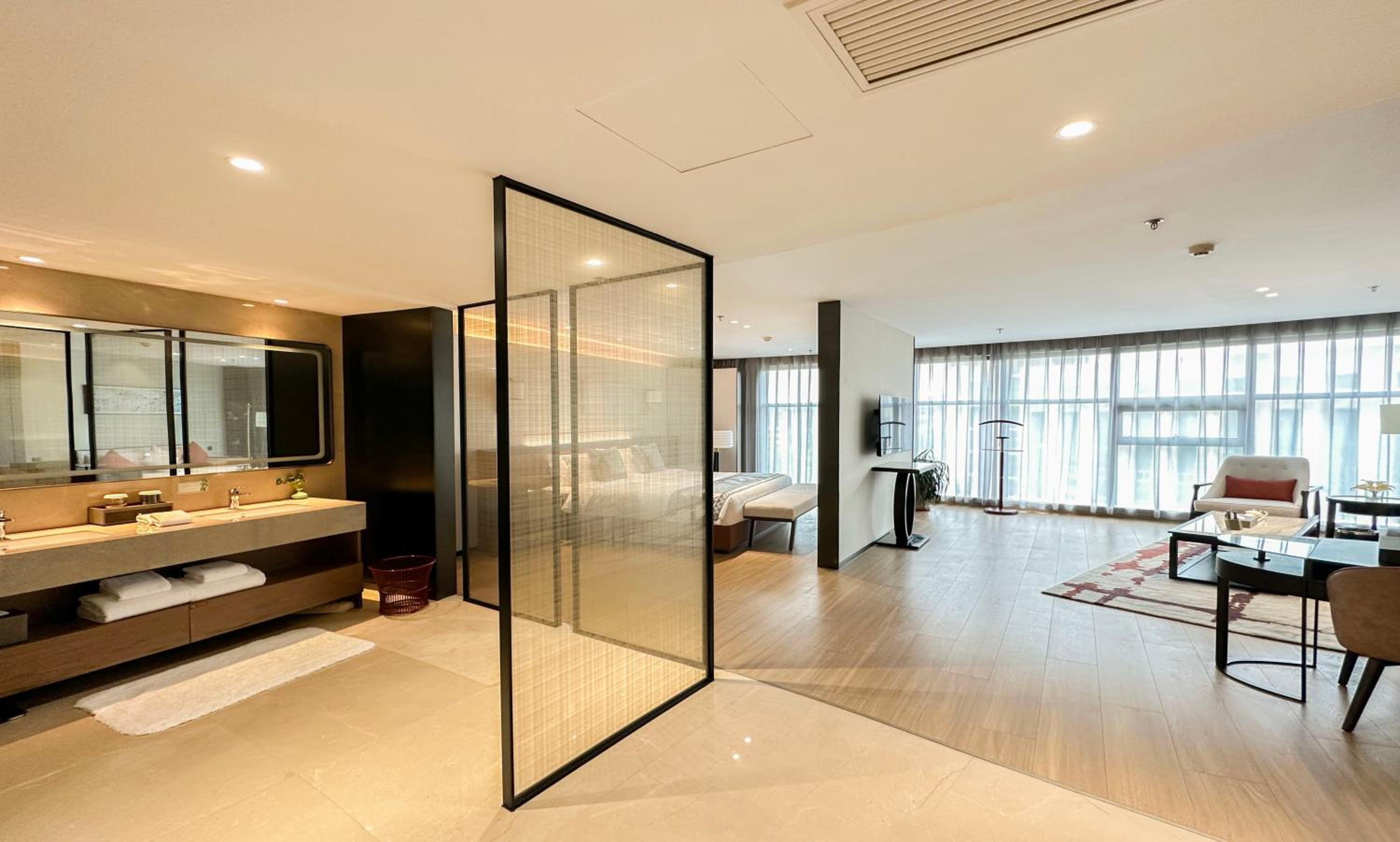 Executive Suite photo 2