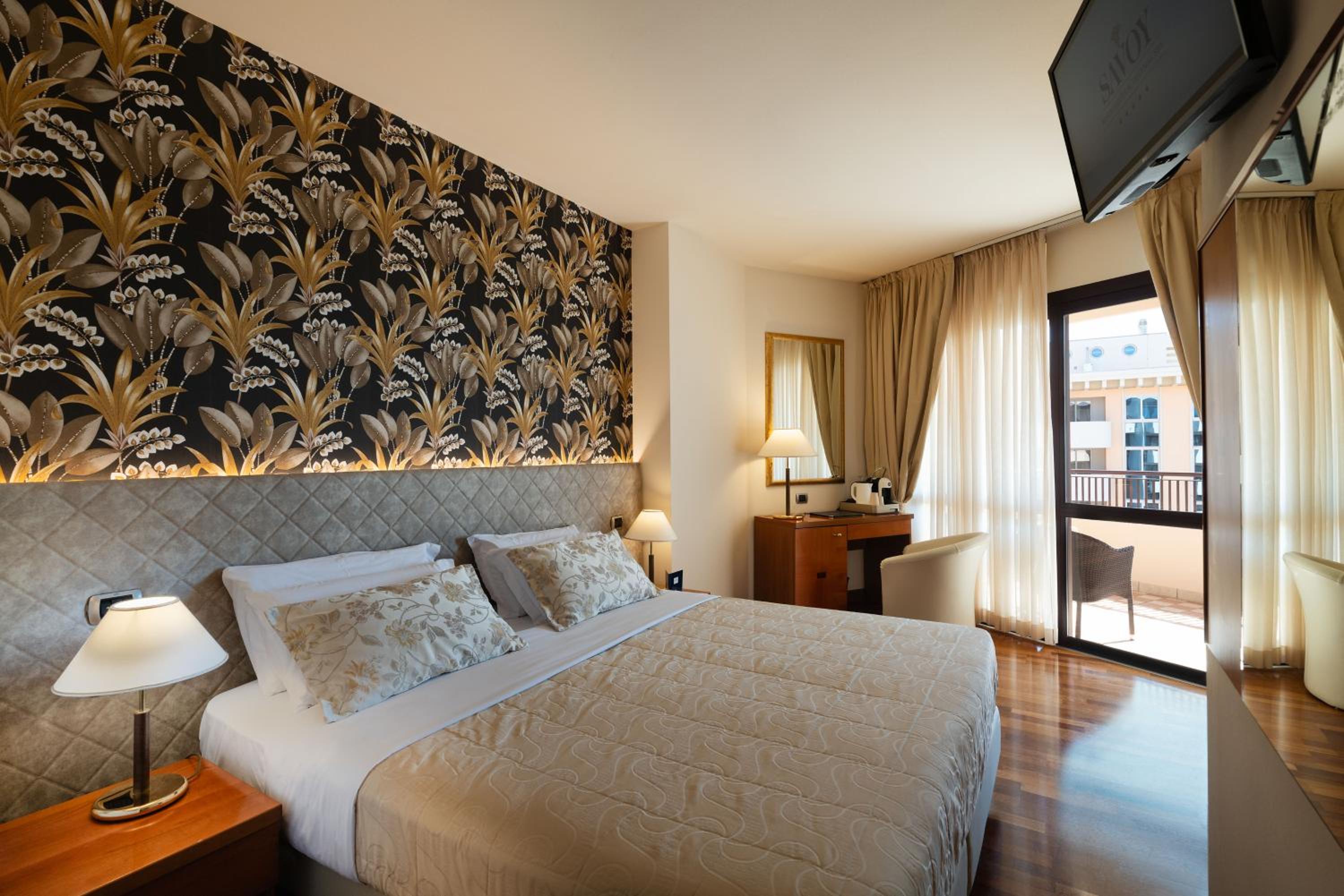 Standard Room with Balcony photo 1