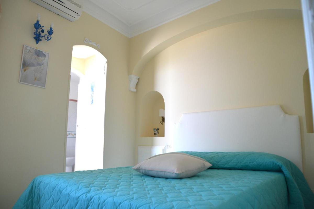 Superior Double or Twin Room with Sea View photo 3