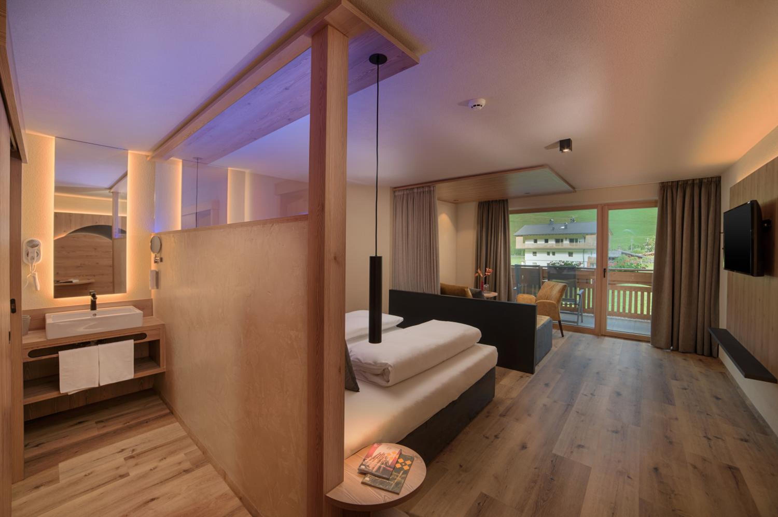 Junior Suite with Mountain View