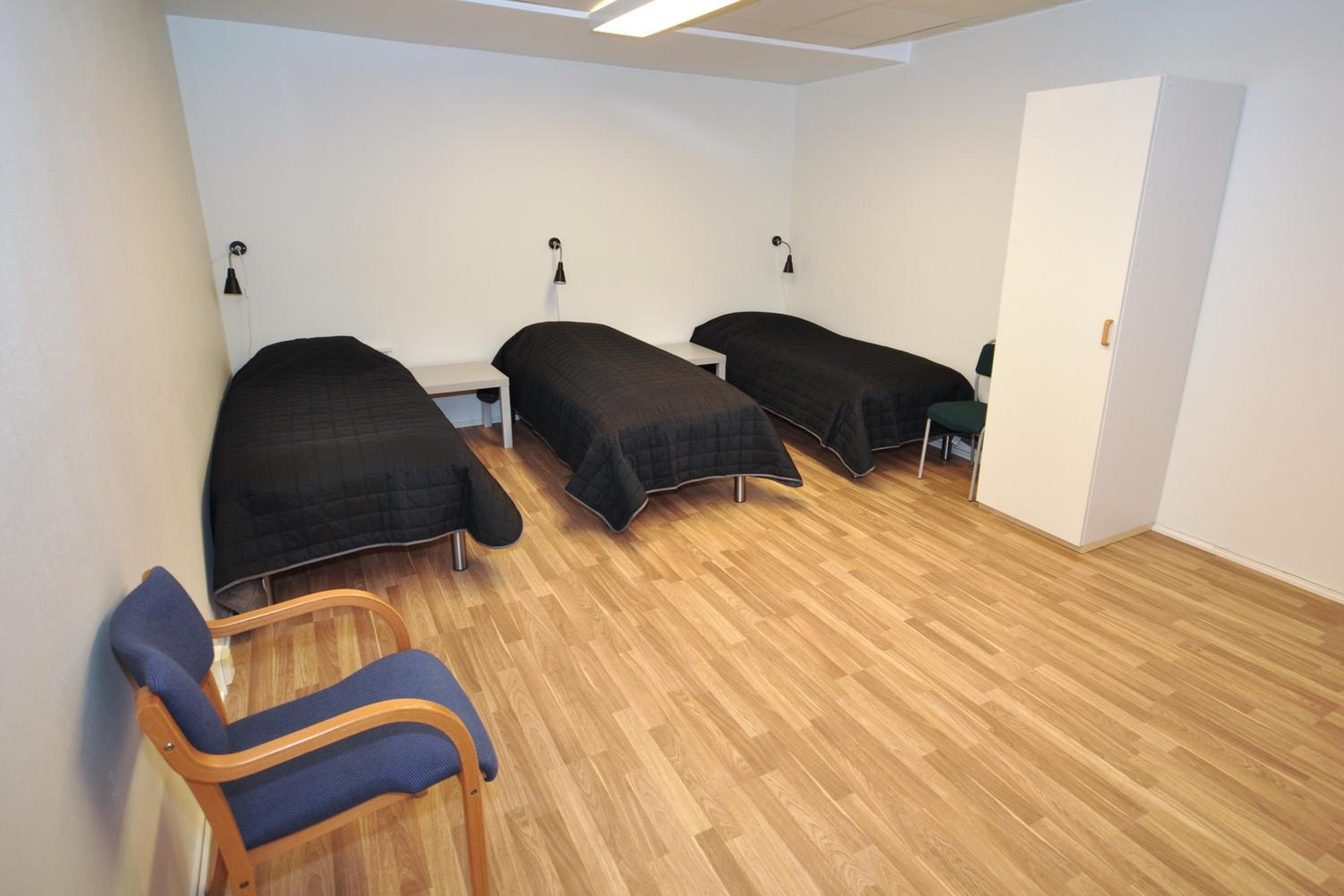 Quadruple Room without Window - Photo 4