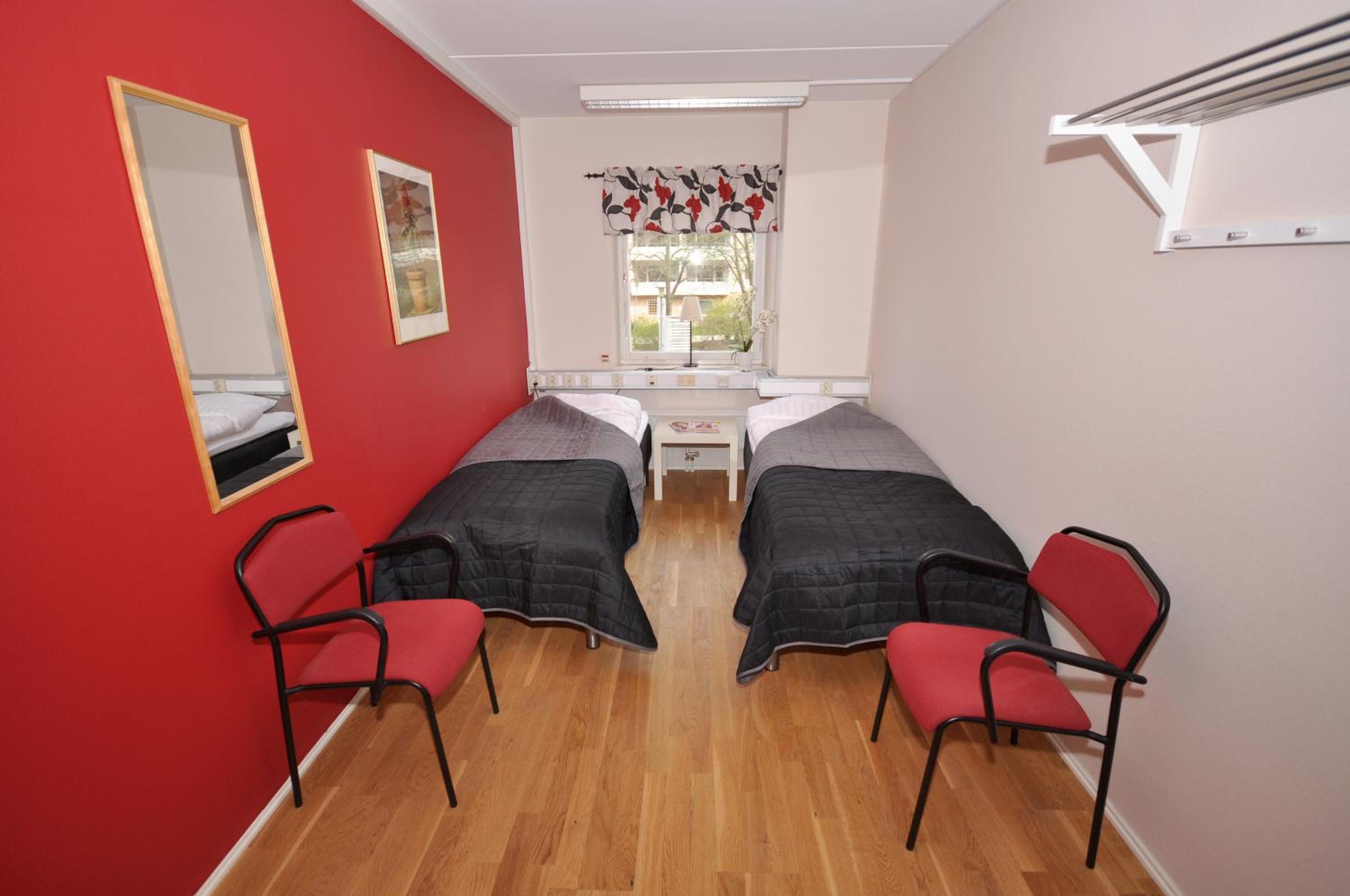Twin Room - Photo 1