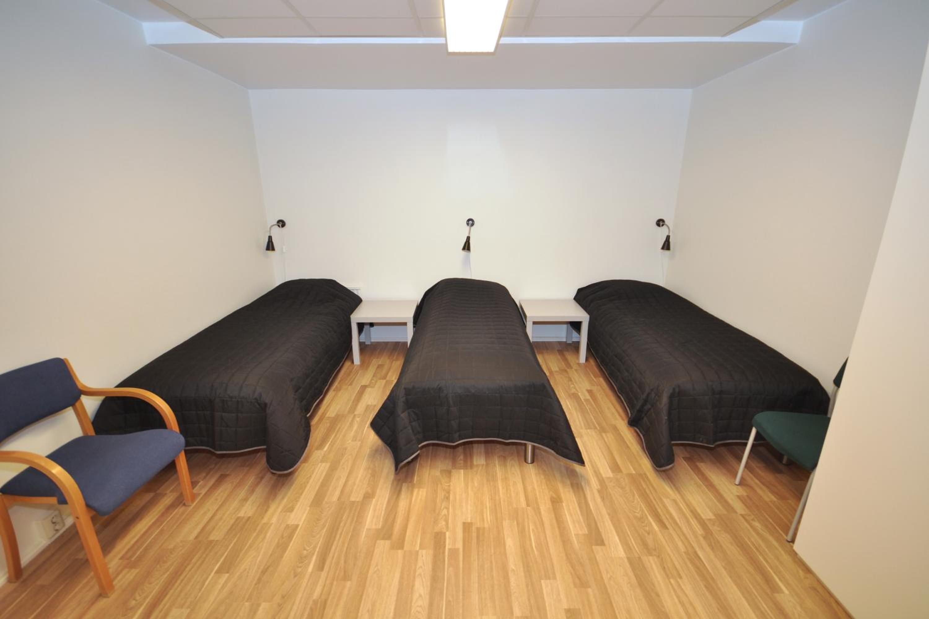 Quadruple Room without Window - Photo 2