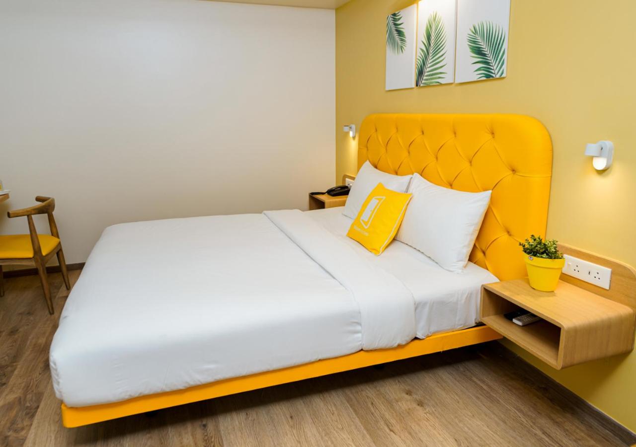Standard King Room - Photo 5