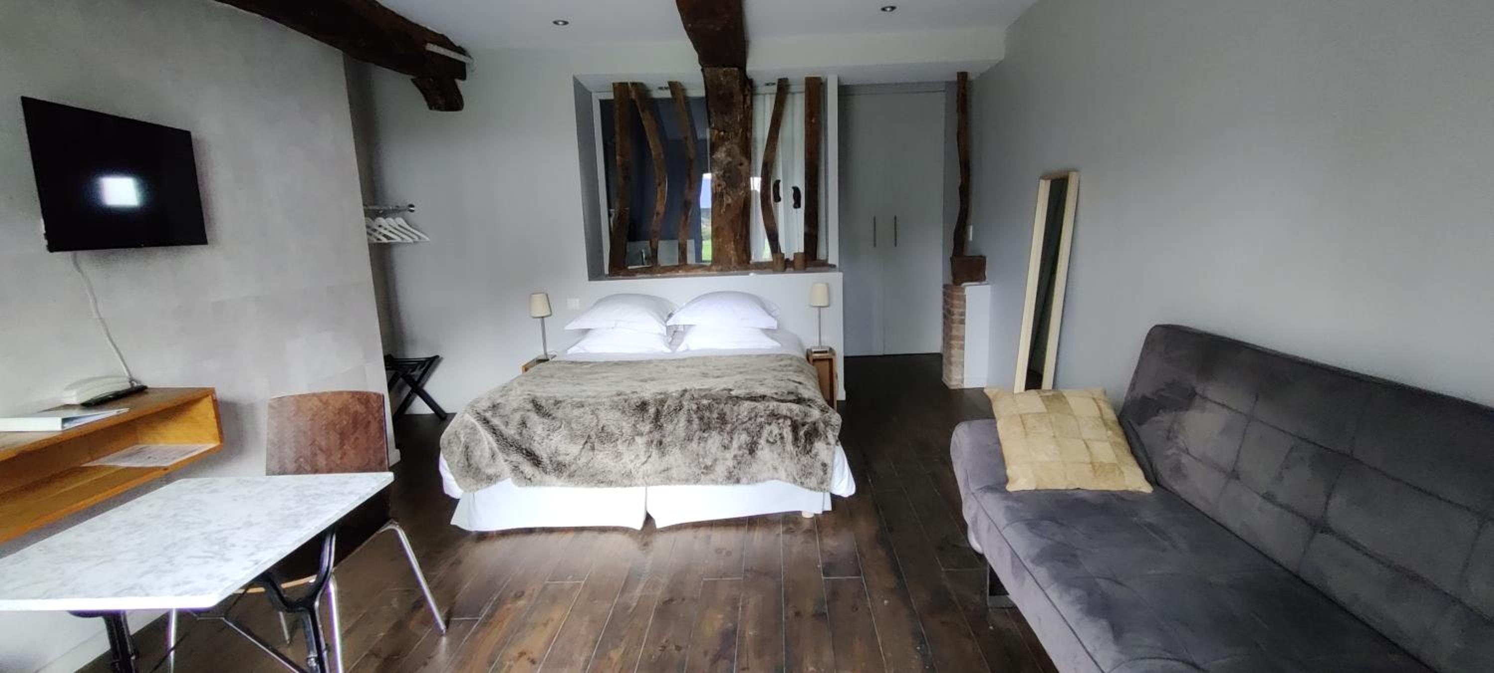 Garden View Studio Junior Suite