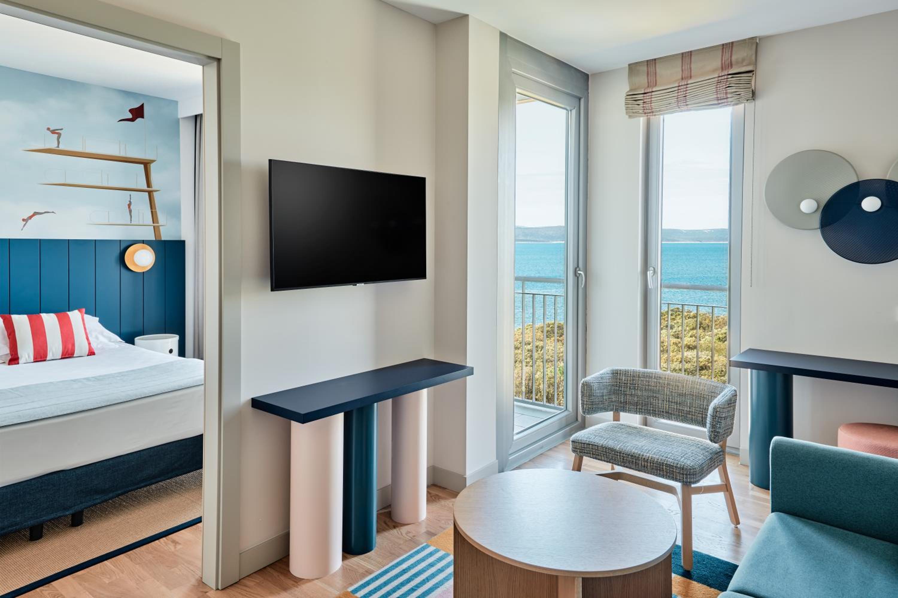 Superior Family Suite Partial Sea View