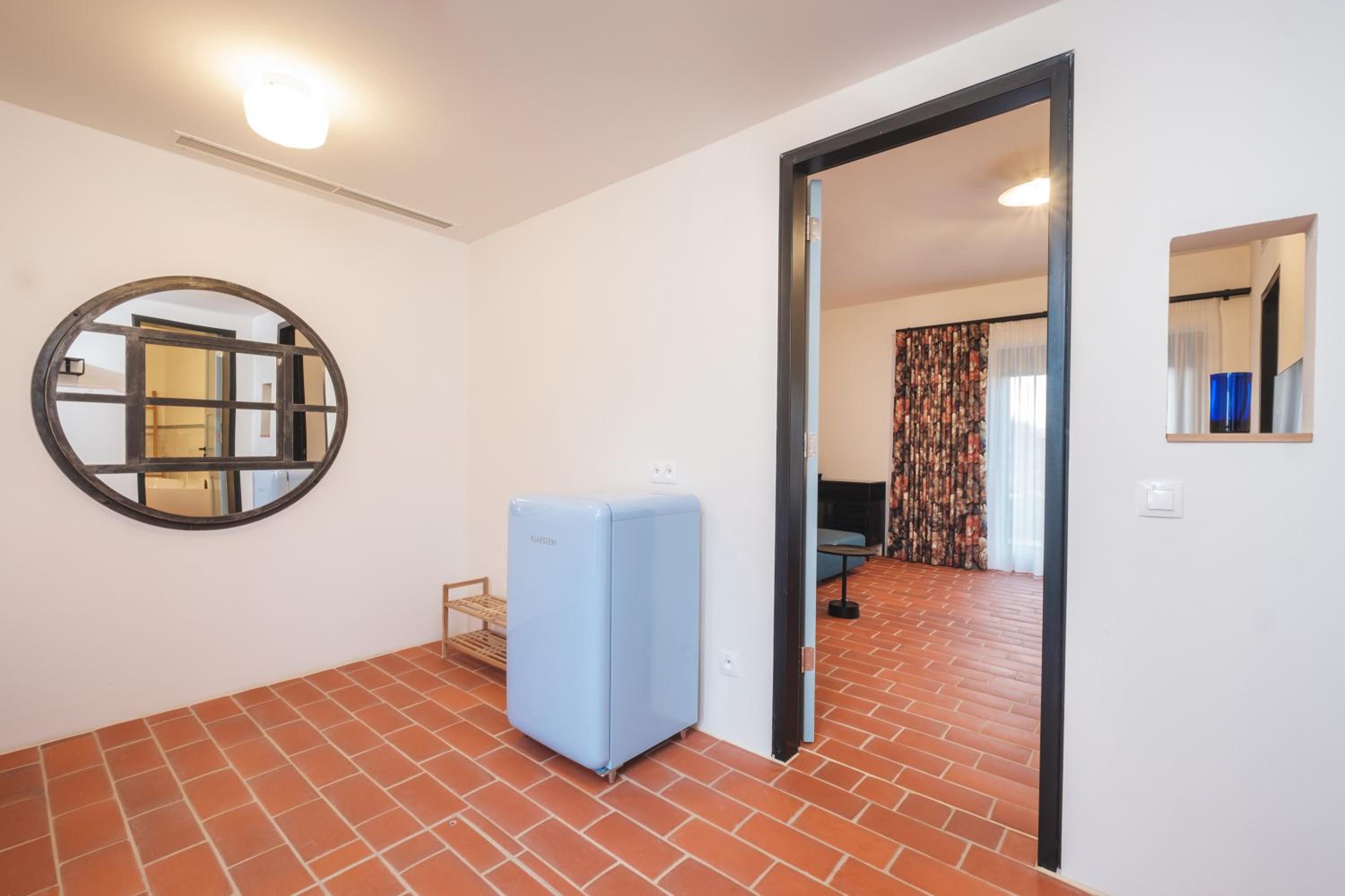 Superior Deluxe Double or Twin Room  - Photo 8