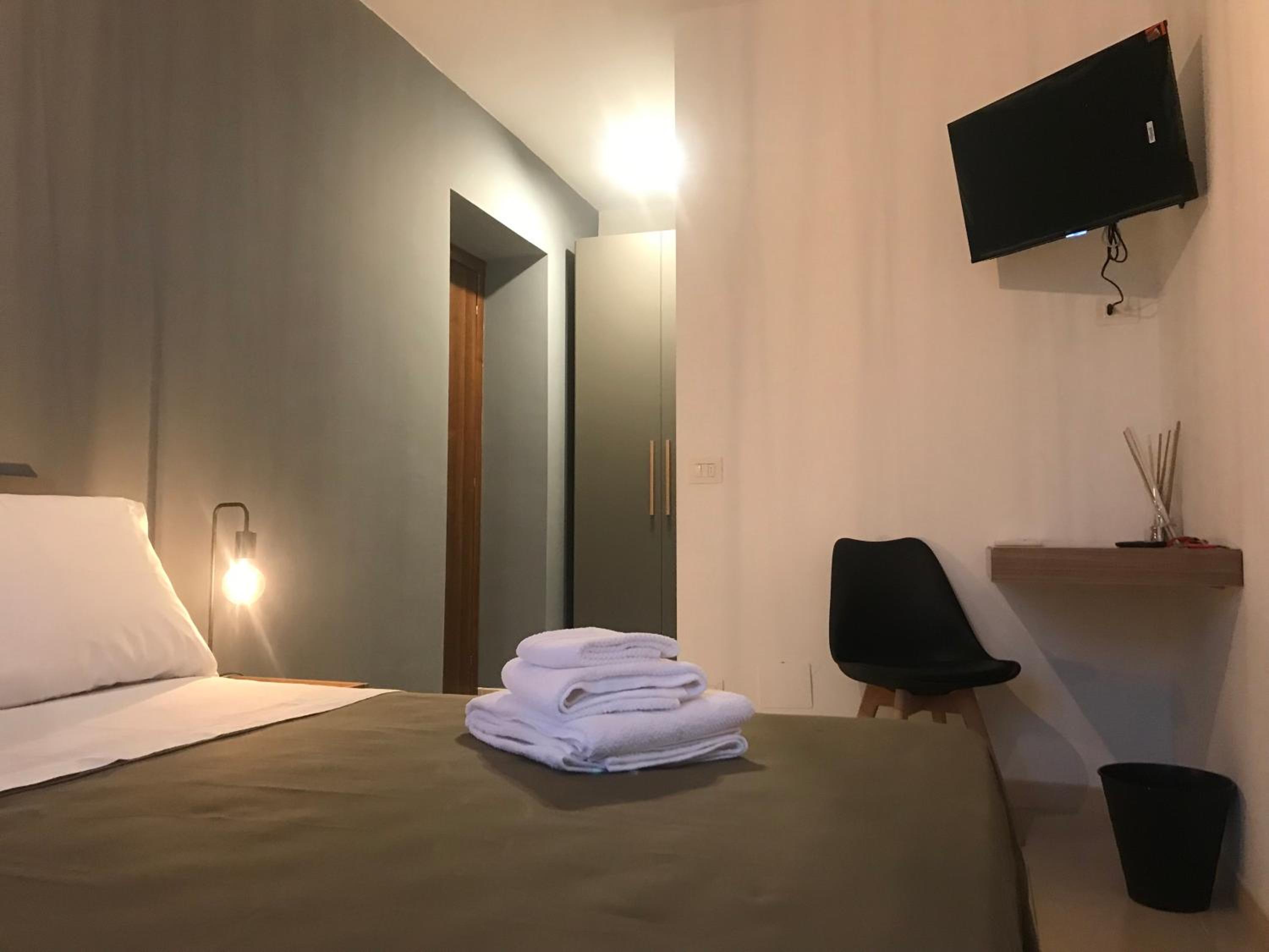 Double Room with Private Bathroom photo 1