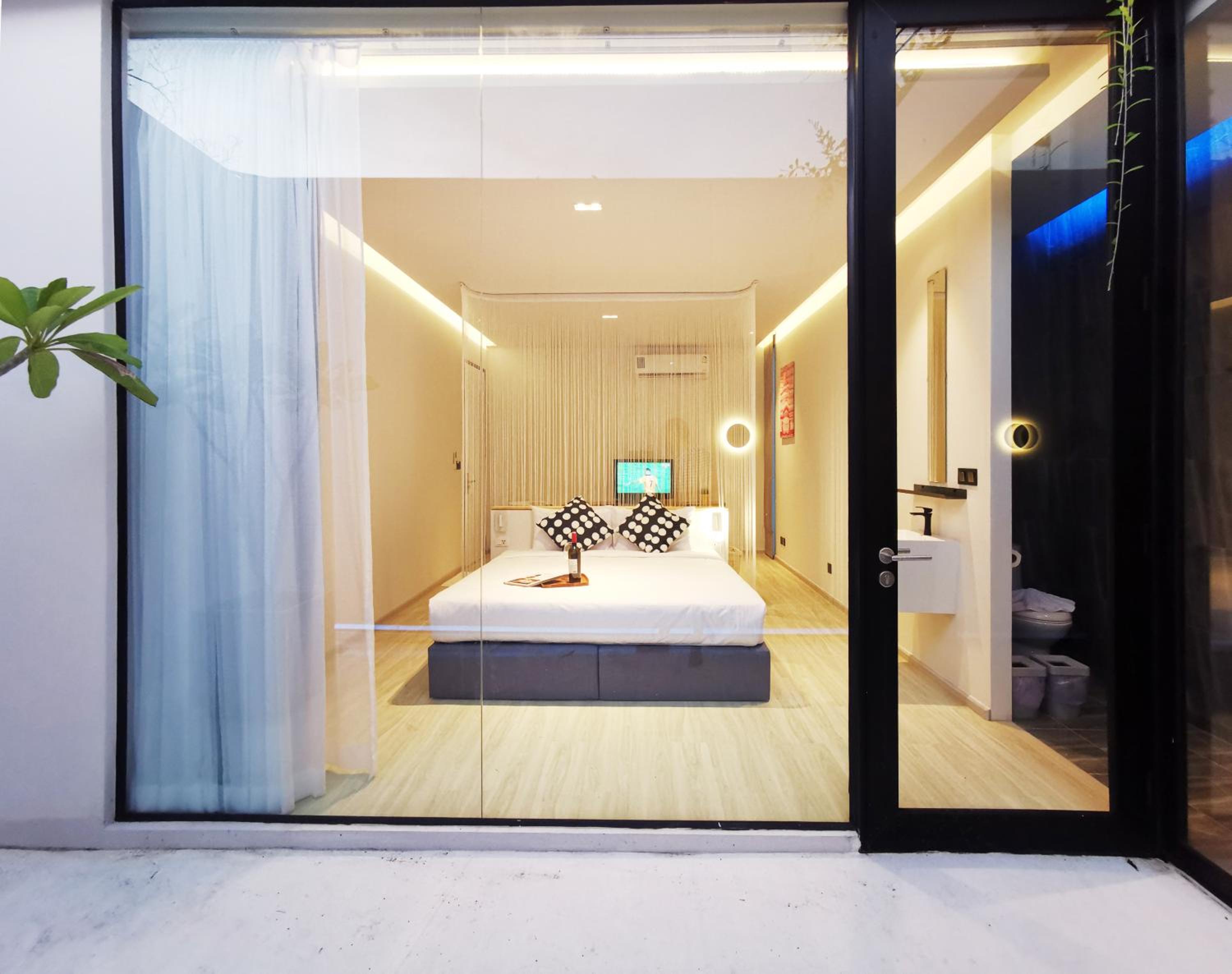 Standard Double Room - Photo 9