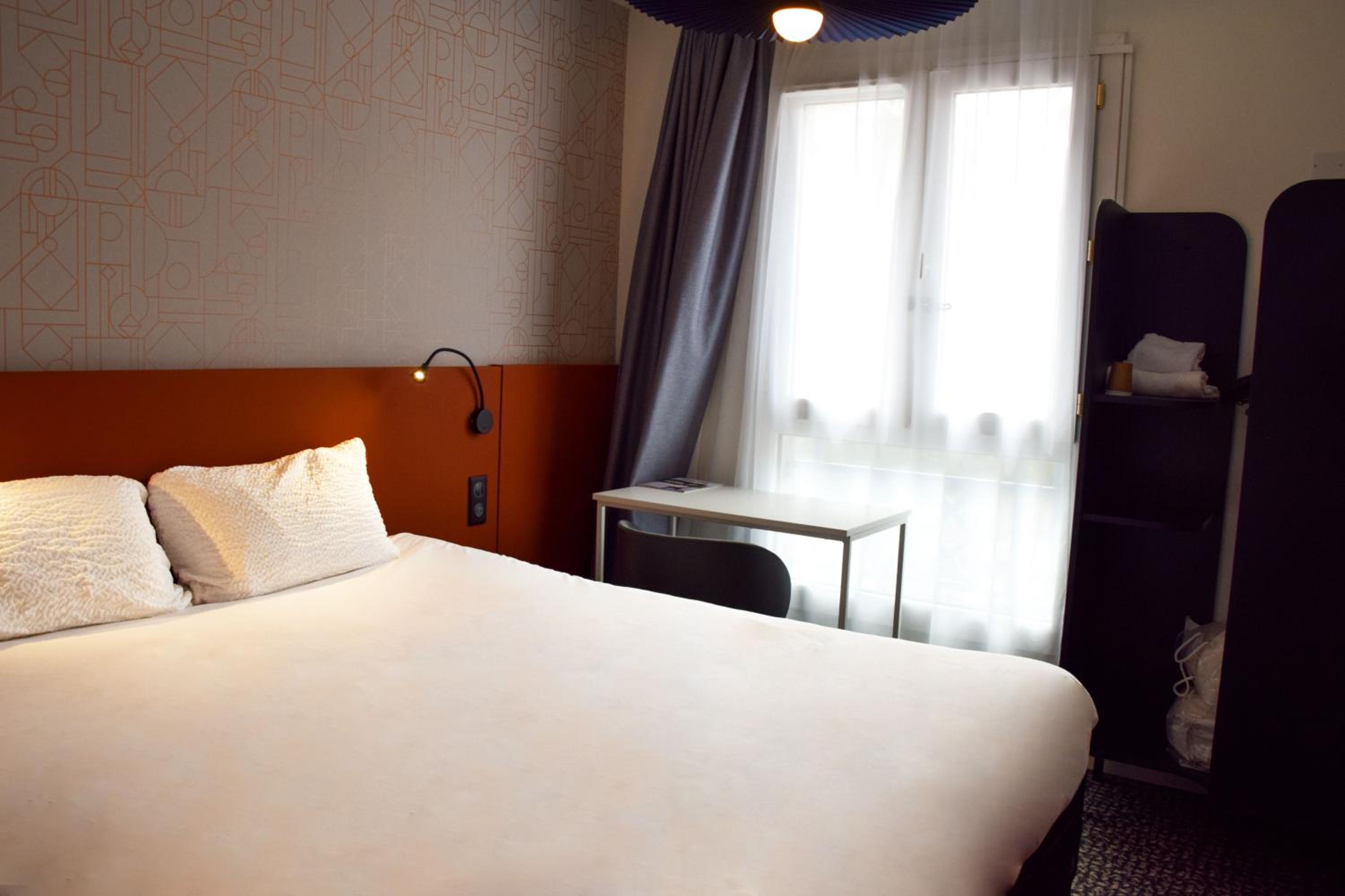Standard Double Room - Photo 4