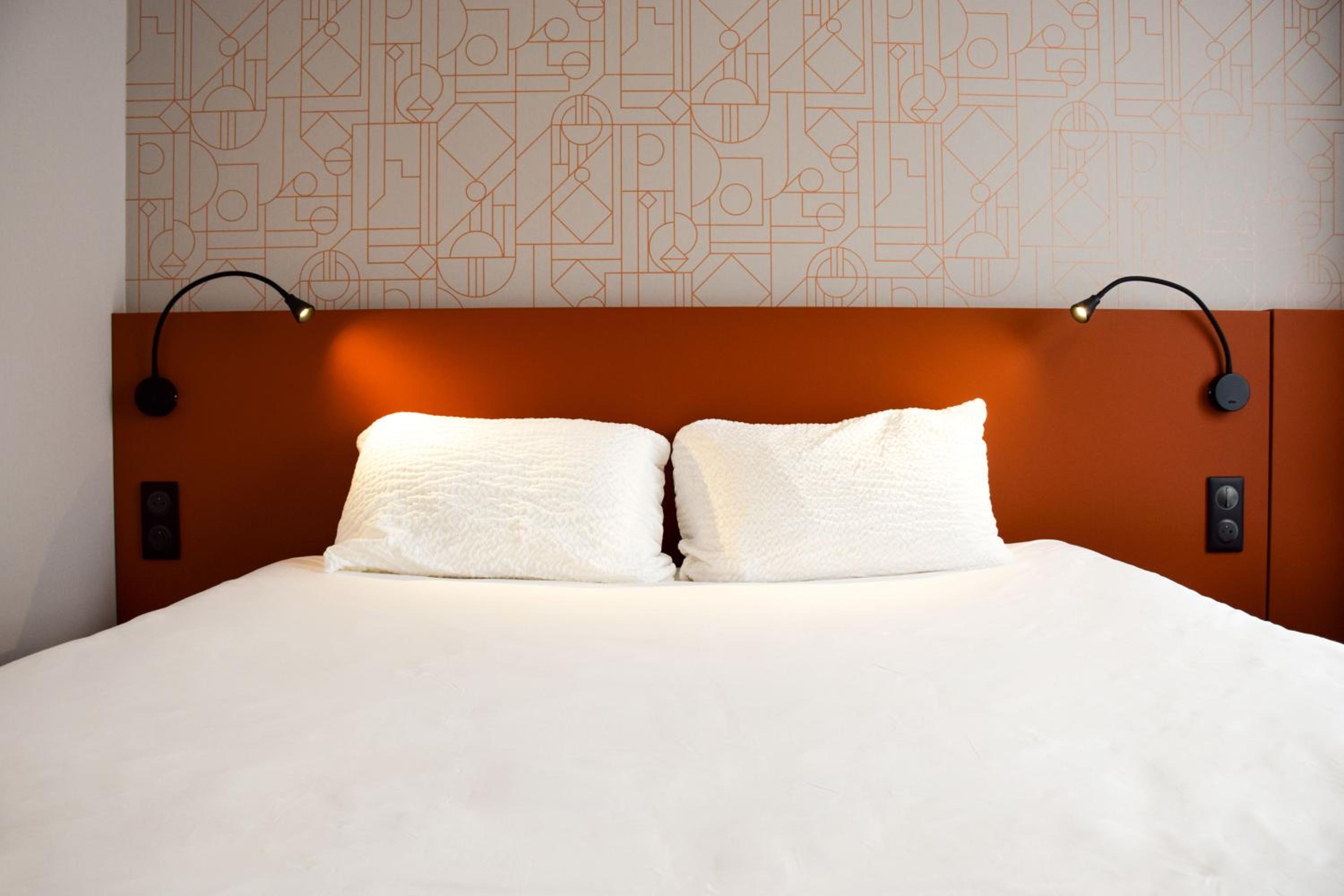 Standard Double Room - Photo 16