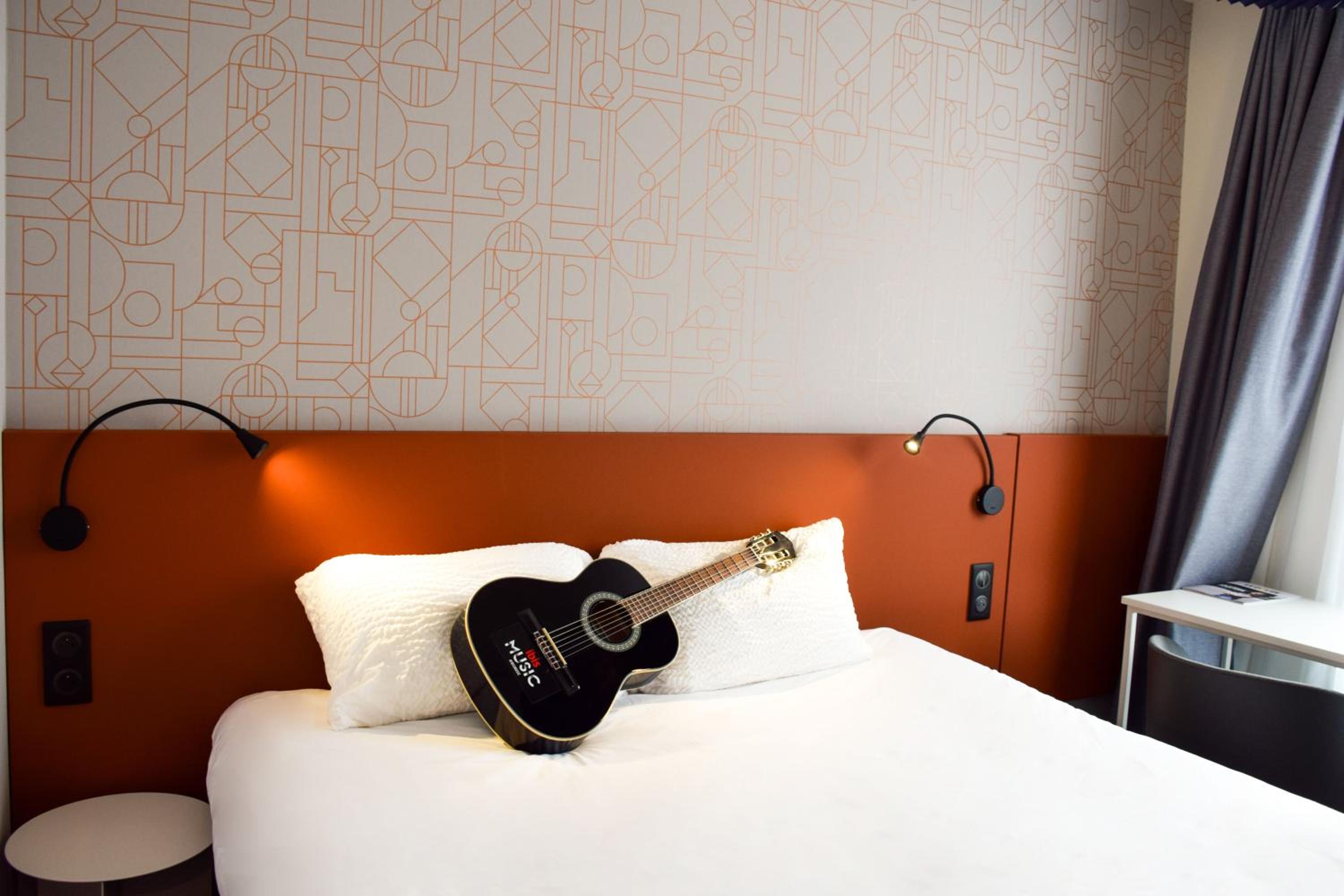 Standard Double Room - Photo 14
