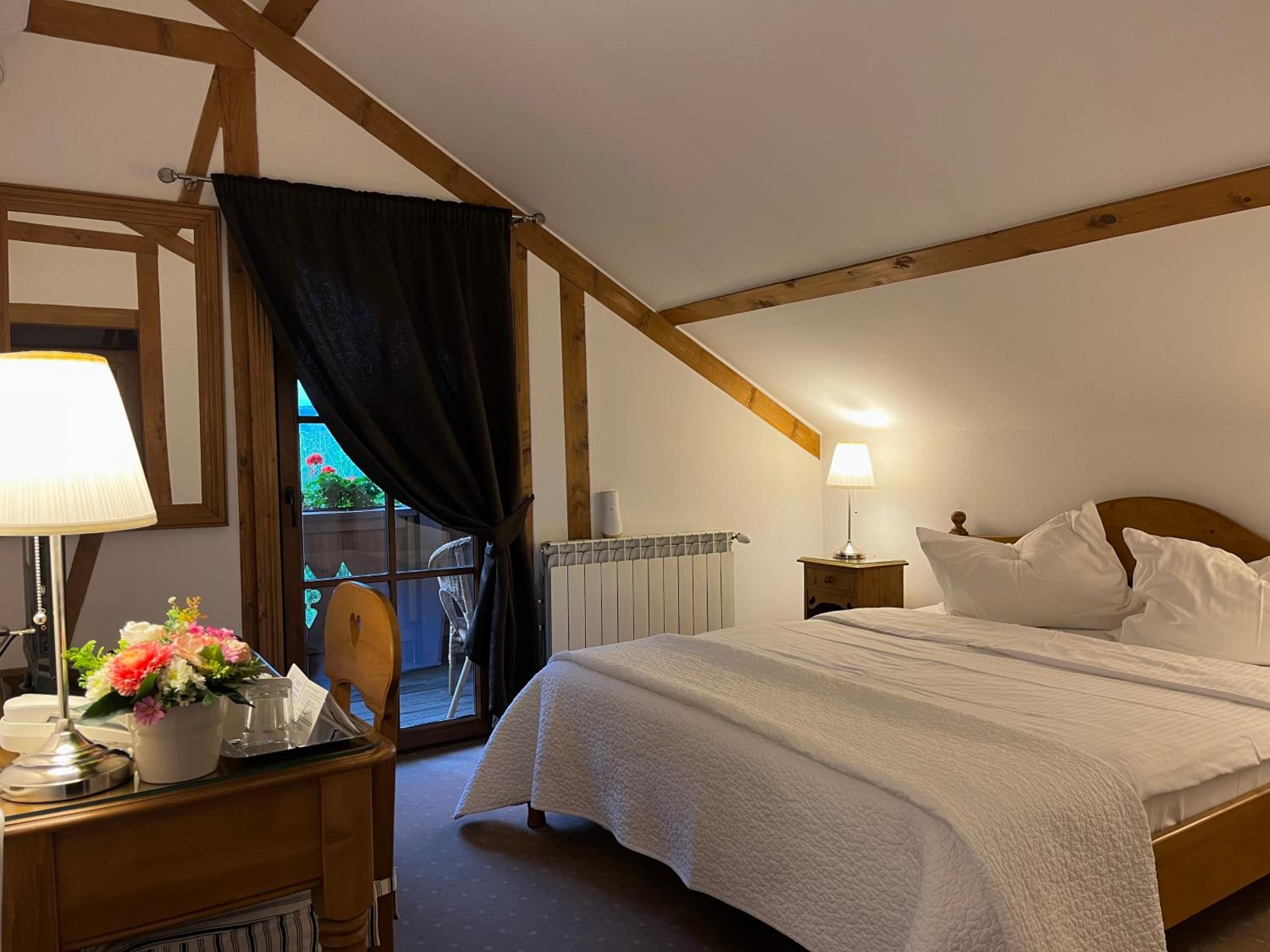 Double Room with Balcony - Photo 1