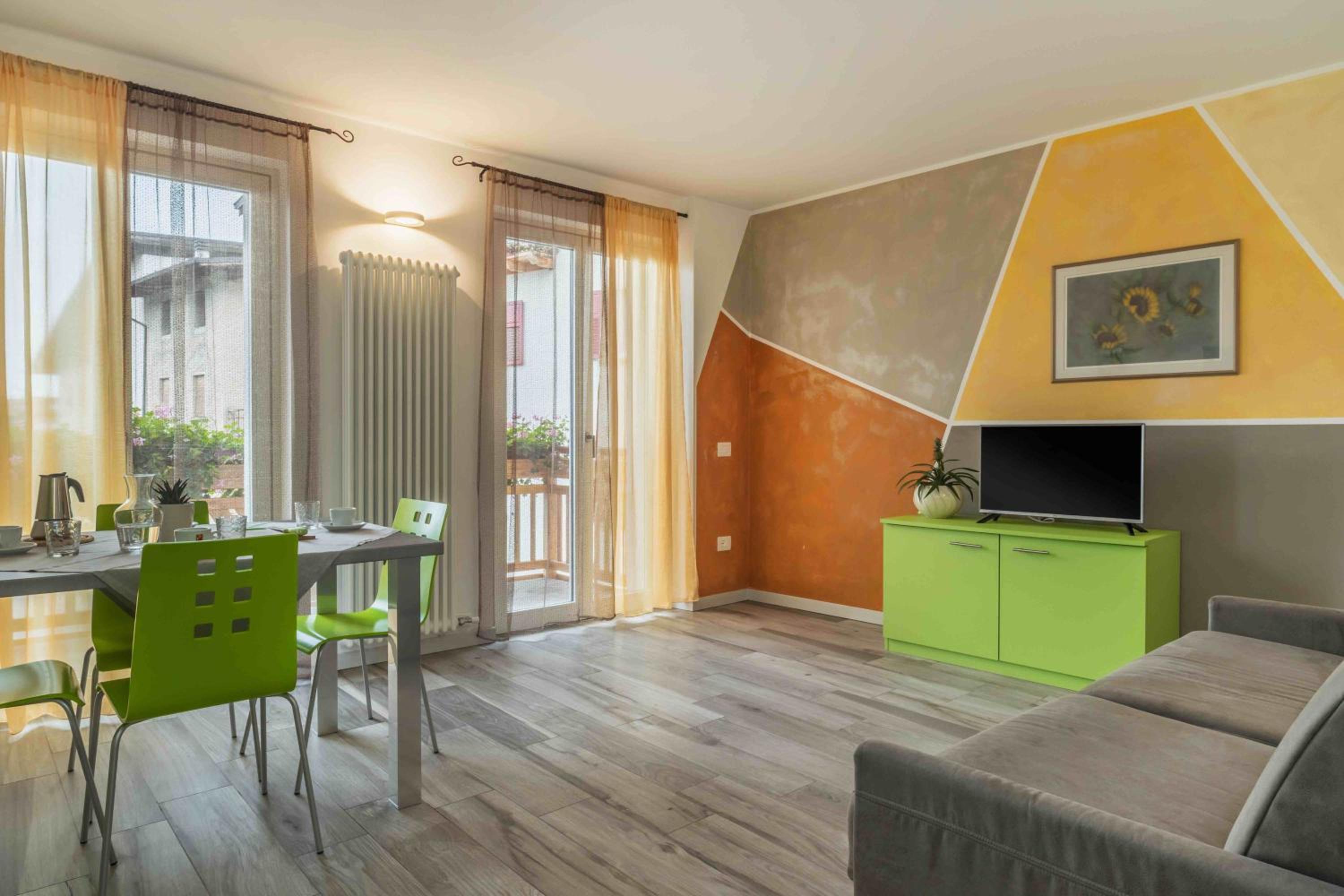 Apartment with Mountain View - Photo 1