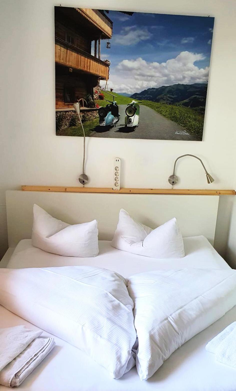Budget Double Room photo 3