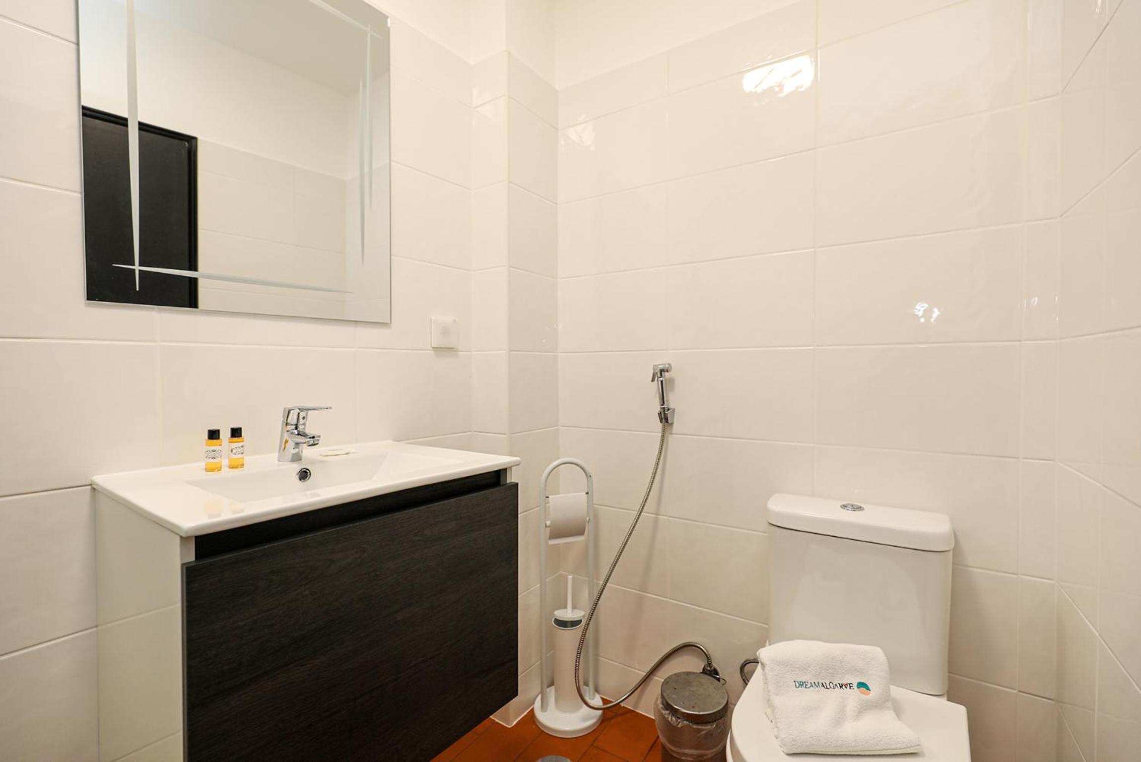 One-Bedroom Apartment - Photo 18