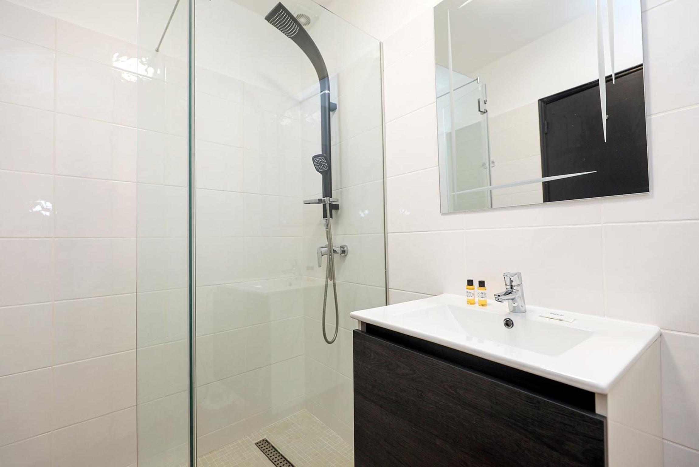 One-Bedroom Apartment - Photo 17