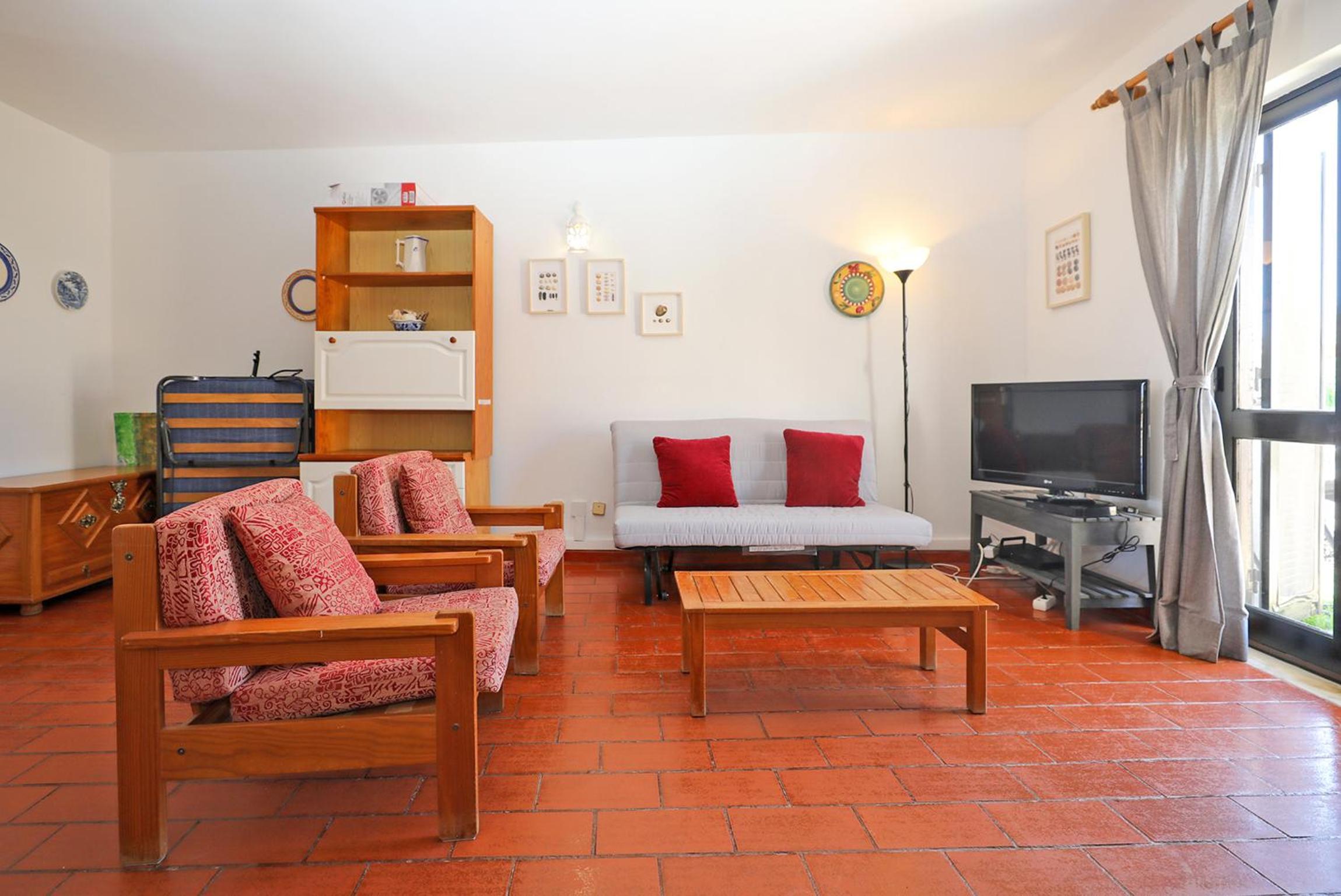 One-Bedroom Apartment - Photo 28