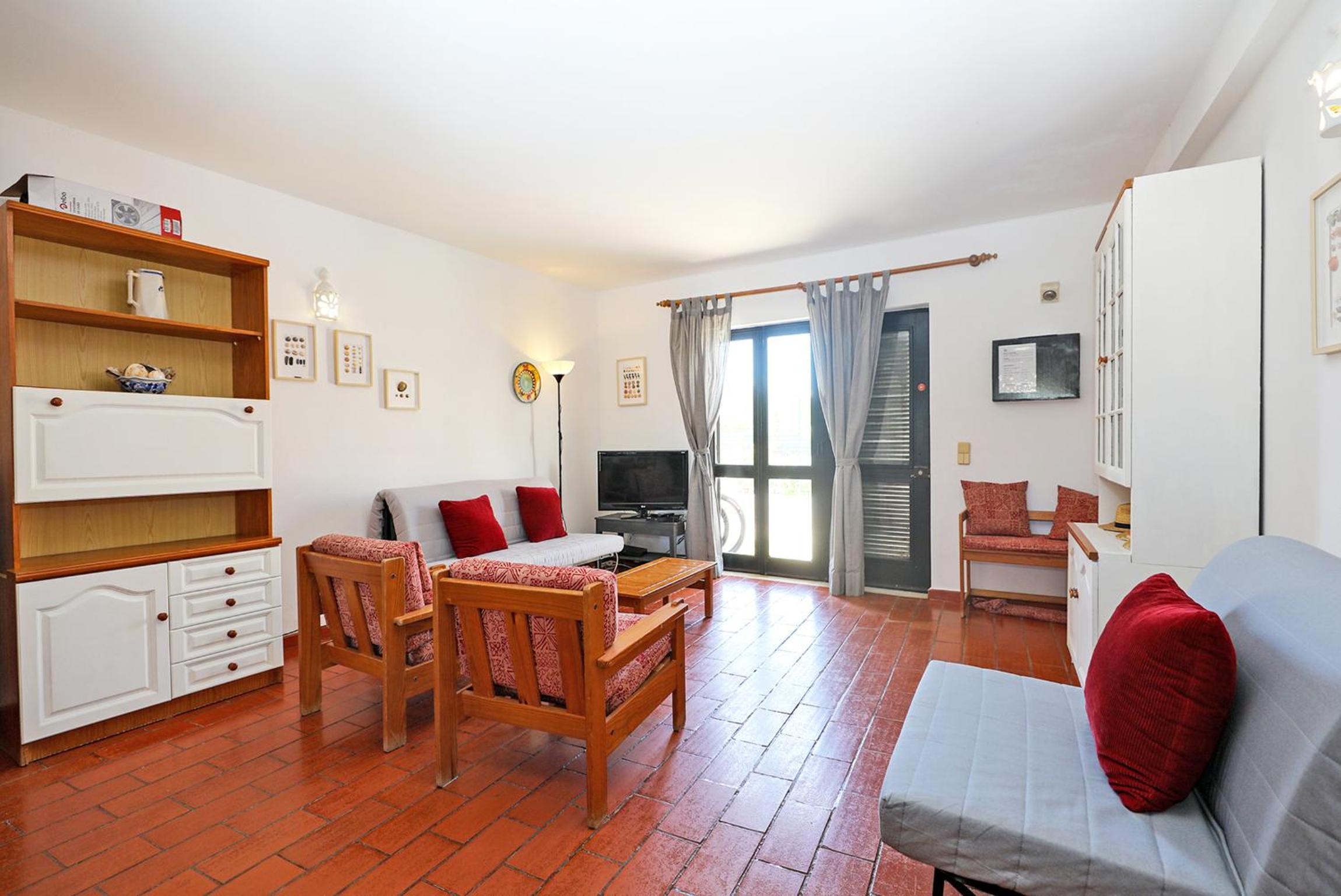 One-Bedroom Apartment - Photo 29